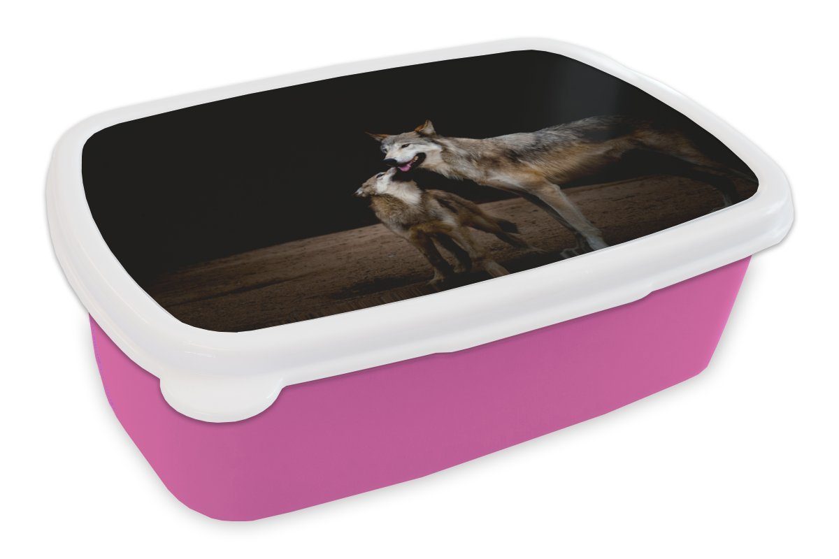 MuchoWow Lunchbox Mutterwölfin mit Welpe, Kunststoff, (2-tlg), Brotbox für Erwachsene, Brotdose Kinder, Snackbox, Mädchen, Kunststoff rosa