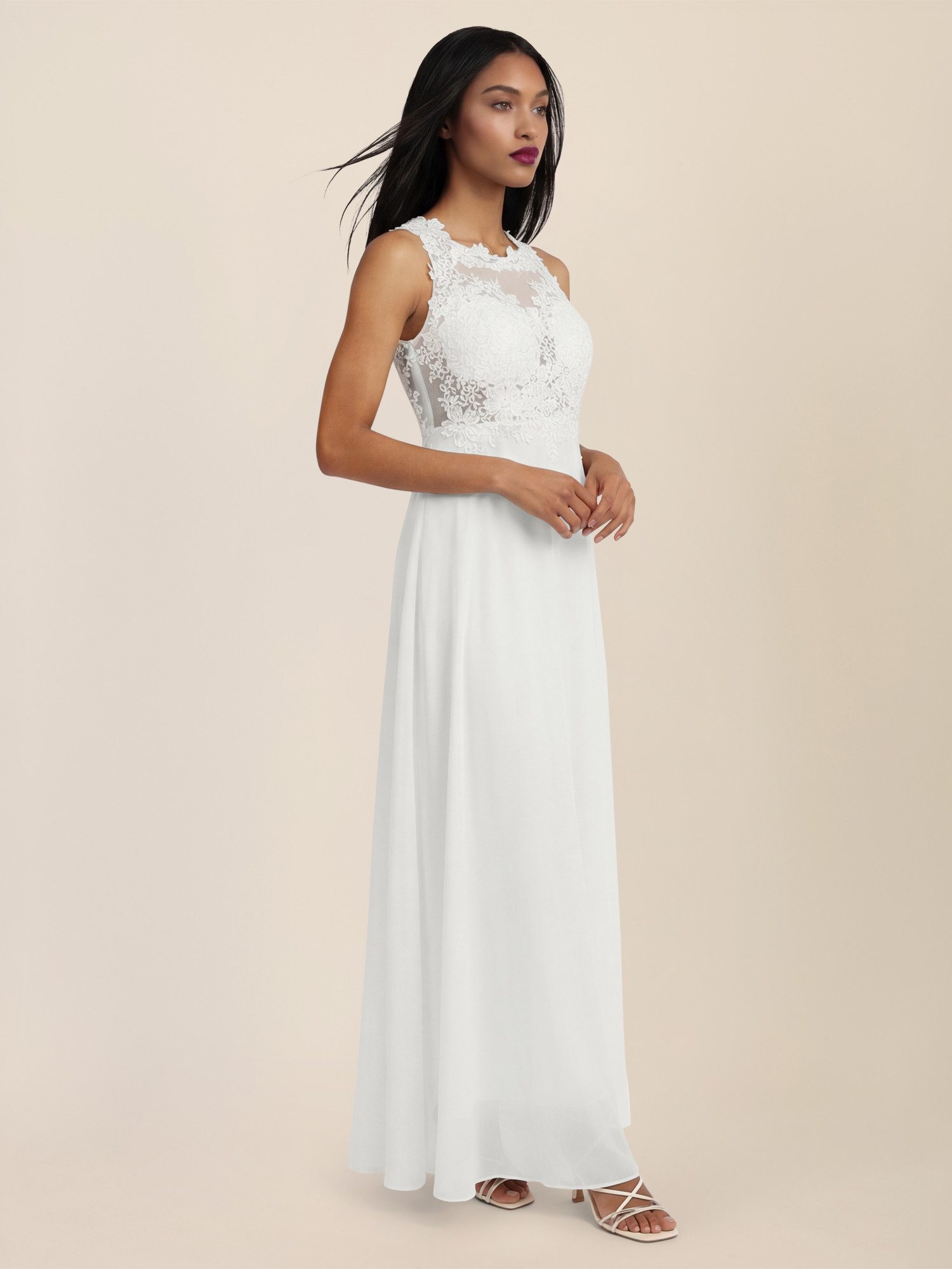 Apart Abendkleid mit floraler Spitze und fließendem Rock