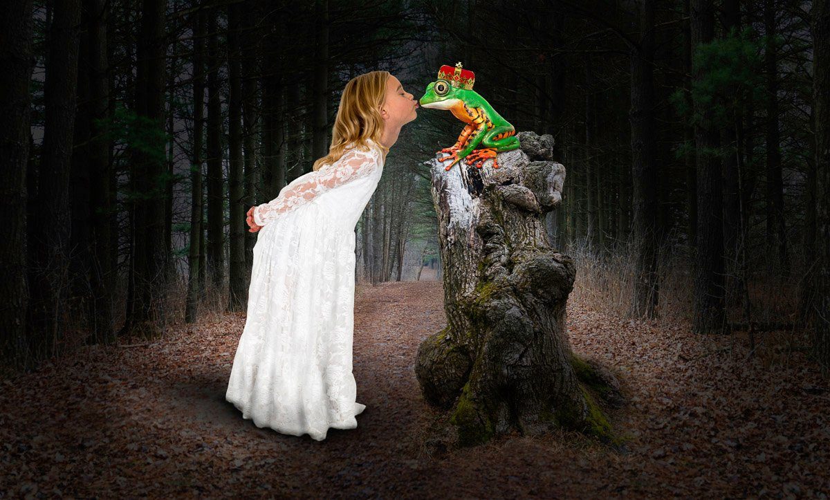 Papermoon Fototapete Prinzessin küsst den Frosch