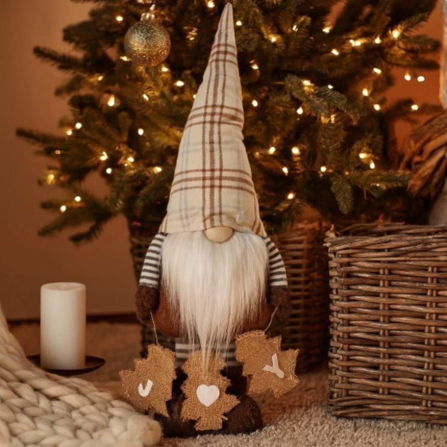 Online-Fuchs Dekofigur süßer Weihnachtswichtel mit großer Zipfelmütze & Tel günstig online kaufen