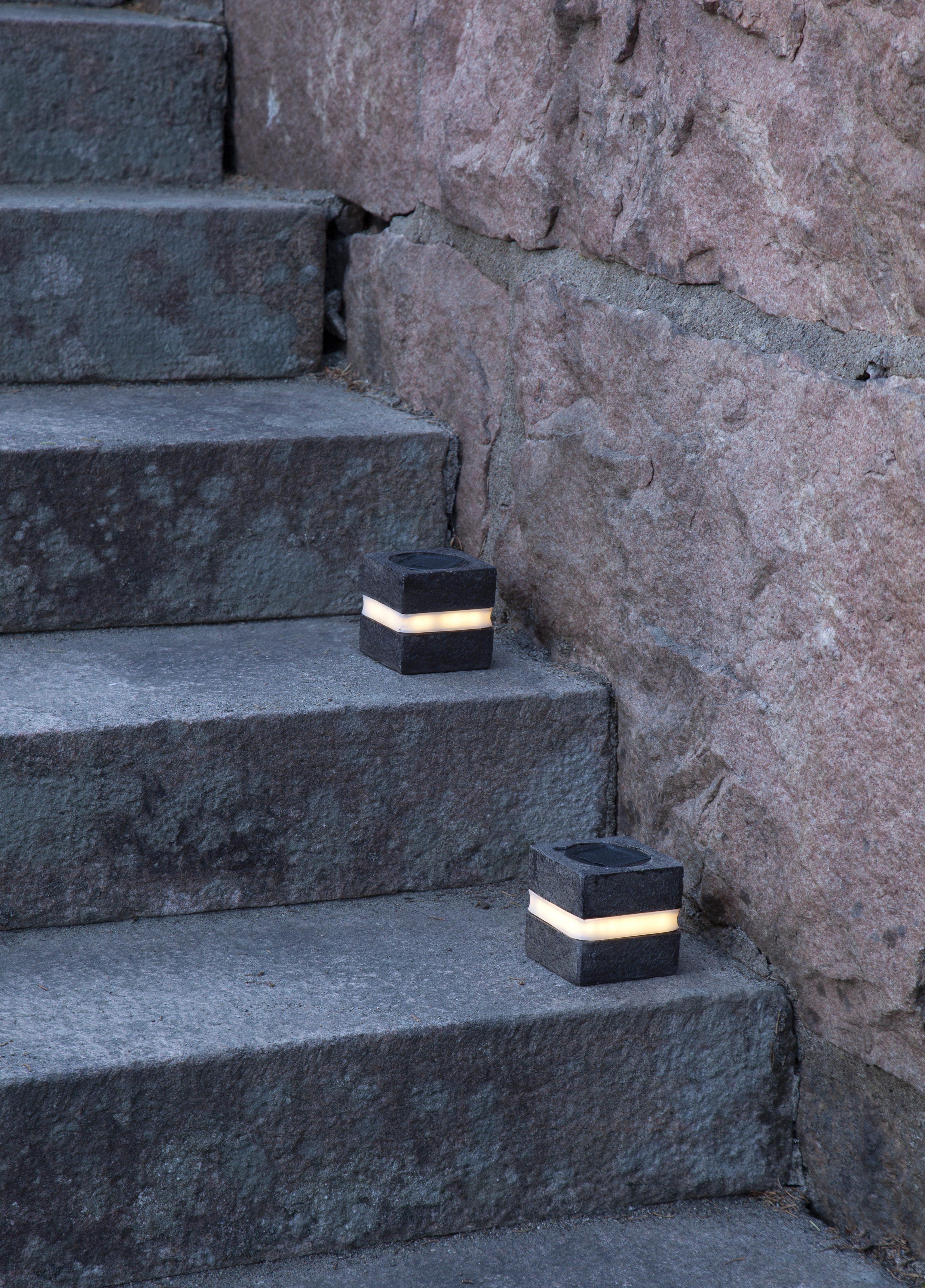 STAR TRADING LED Solarleuchte Solar-Dekoration Stonecube, Tageslichtsensor, LED fest integriert, Warmweiß, 2er-Set Solar-Leuchtsteine, Steinoptik, Dämmerungssensor