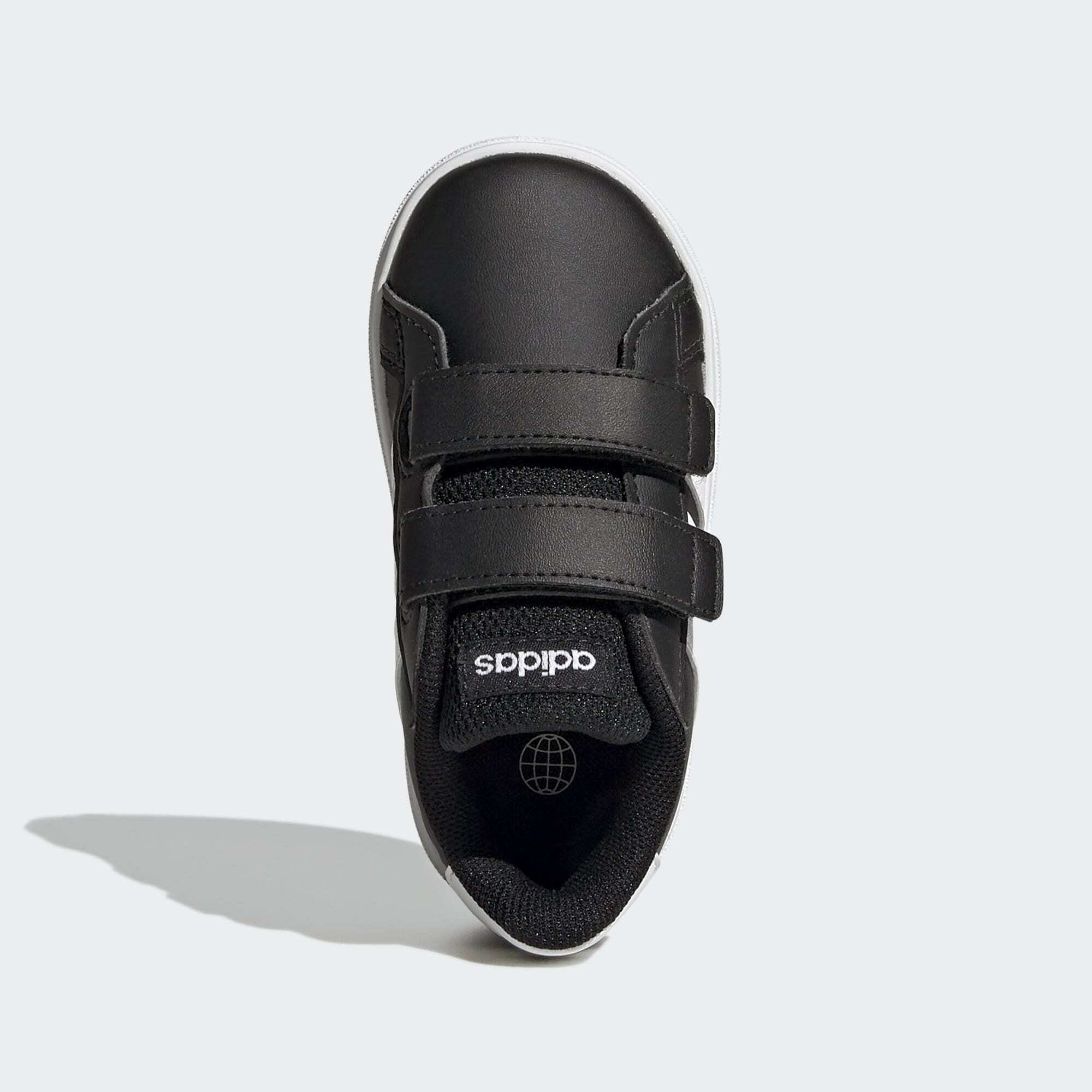 Core Black / Cloud White / Core Black