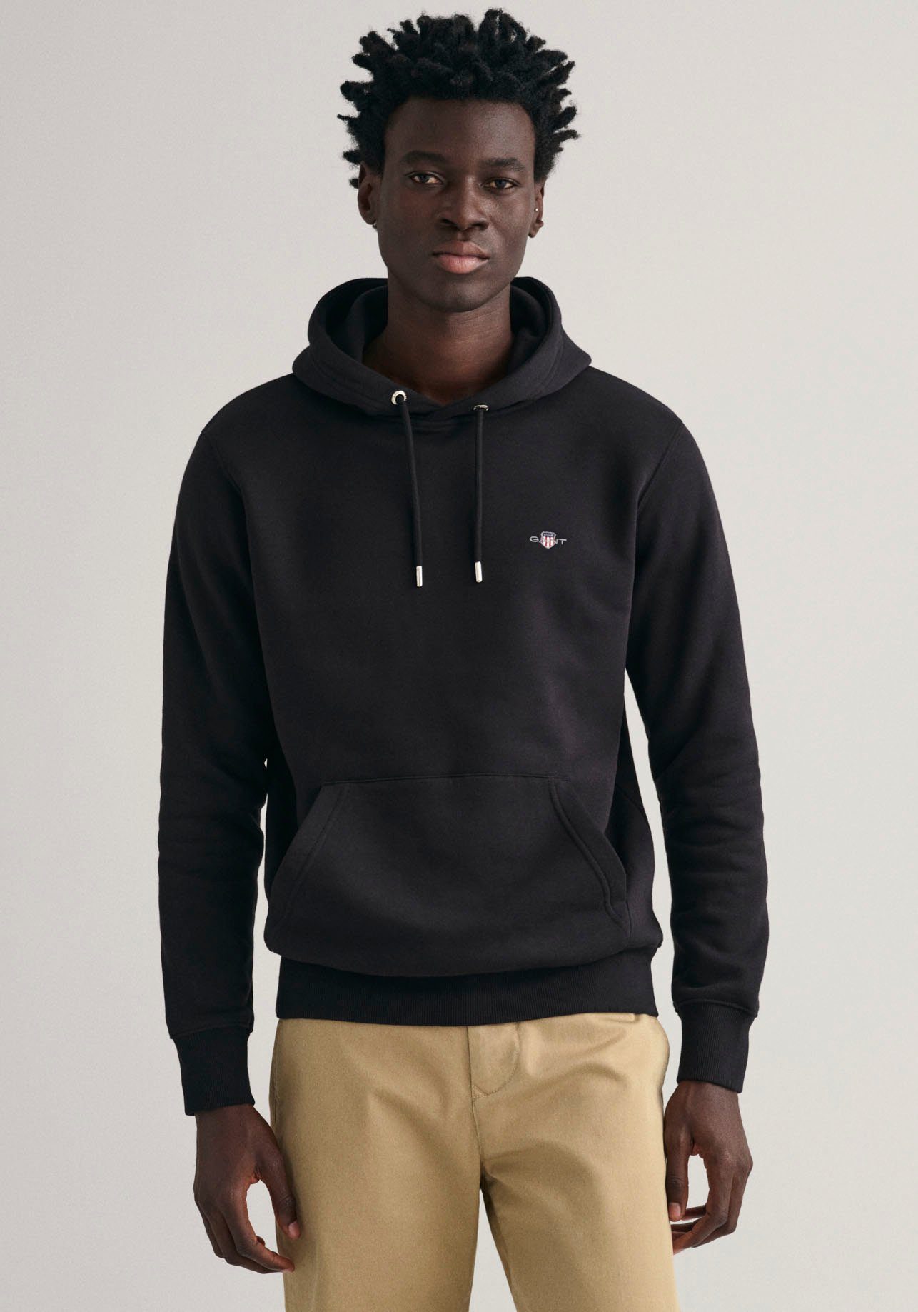 Gant Hoodie REG SHIELD HOODIE mit Logostickerei auf der Brust black | 