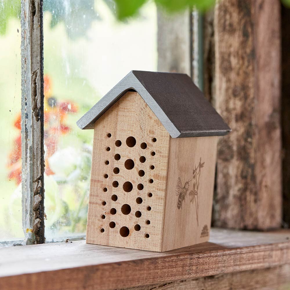 Die Stadtgärtner Tierhaus Bienchenhotel aus Buchenholz I Wetterfestes Insektenhotel für Bienen, 6 x 11,5 x 10 cm (B x H x L)