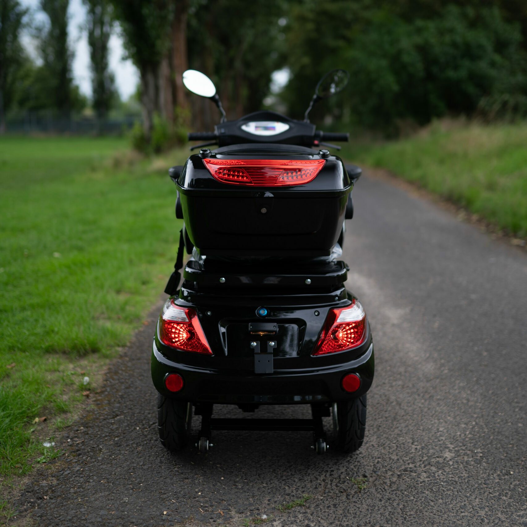 Urban Hopper Vigorous Vista 4-wheel electric scooter for seniors, 1000 W, 25 km/h, 1 kW, 60 km range, removable lithium-ion battery, COC