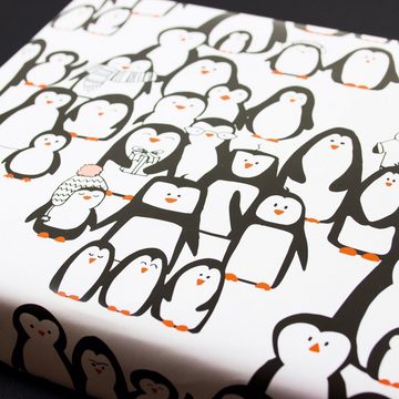Bow & Hummingbird Geschenkpapier Geschenkpapier Pinguinparade, 100% Recyclingpapier