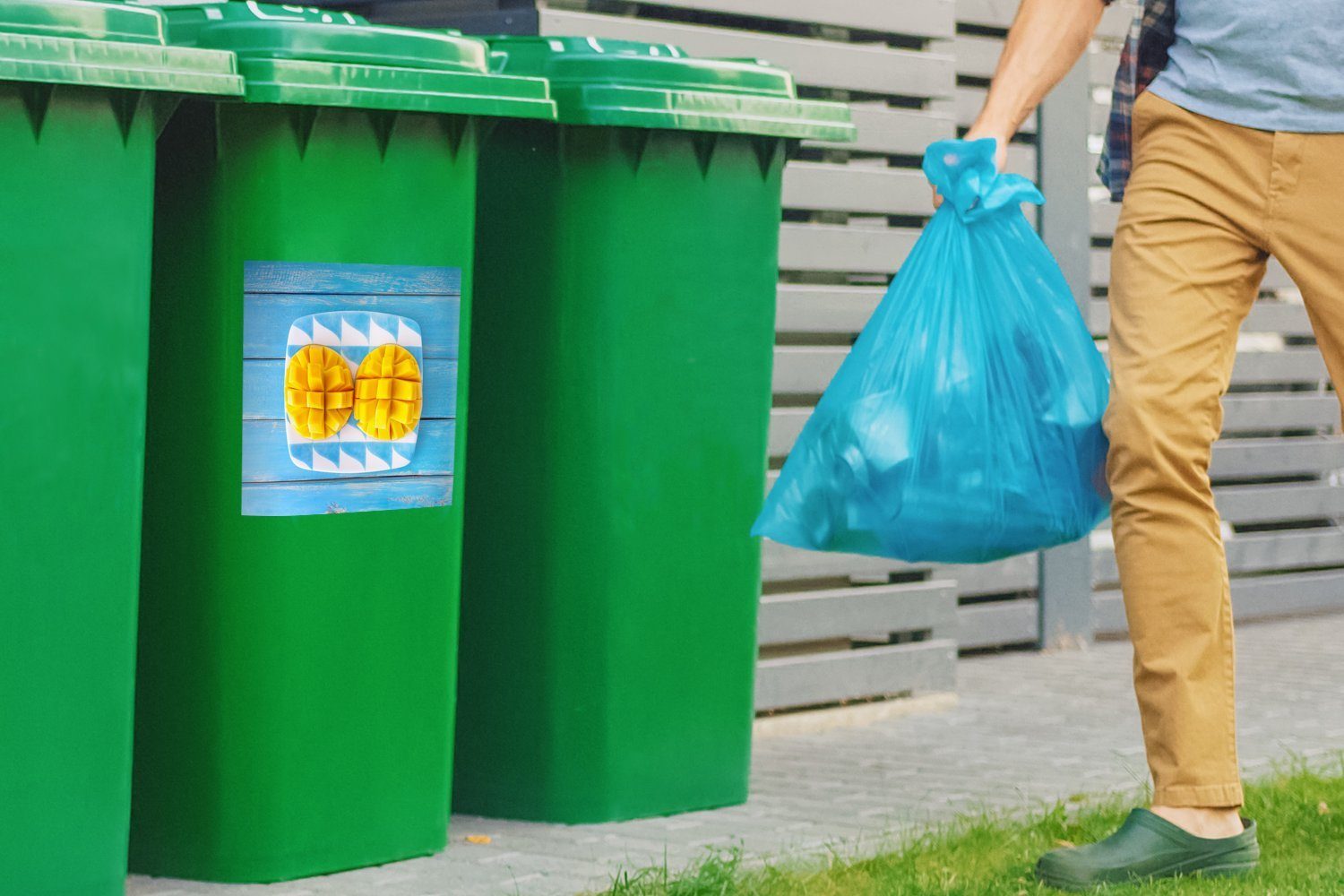 MuchoWow Container, Mülltonne, - Wandsticker - Mango Mülleimer-aufkleber, Blau Abfalbehälter St), Sommer (1 Sticker,