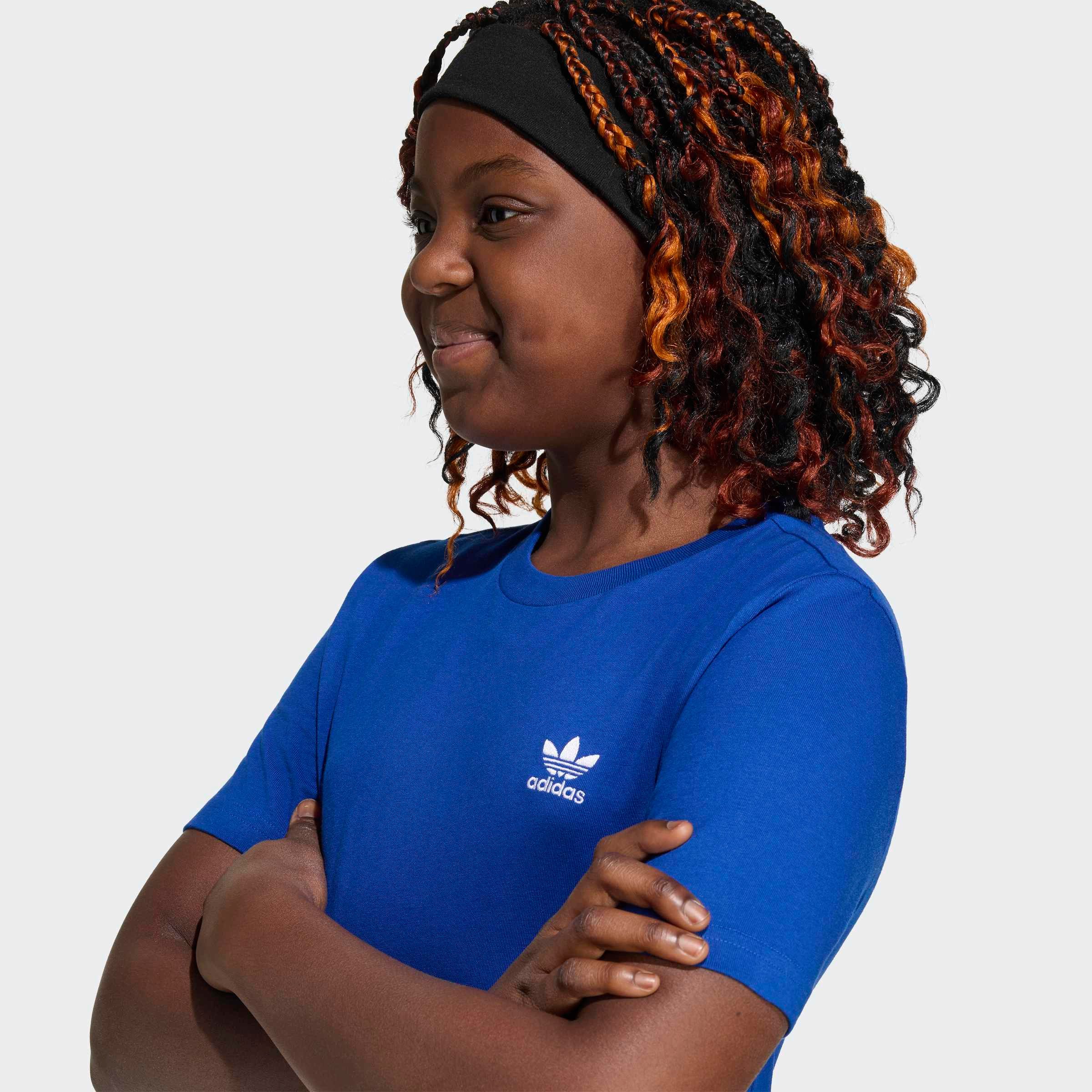 adidas Originals T-Shirt für Kinder und Teens, mit gerippten Details, mit Rundhalsausschnitt