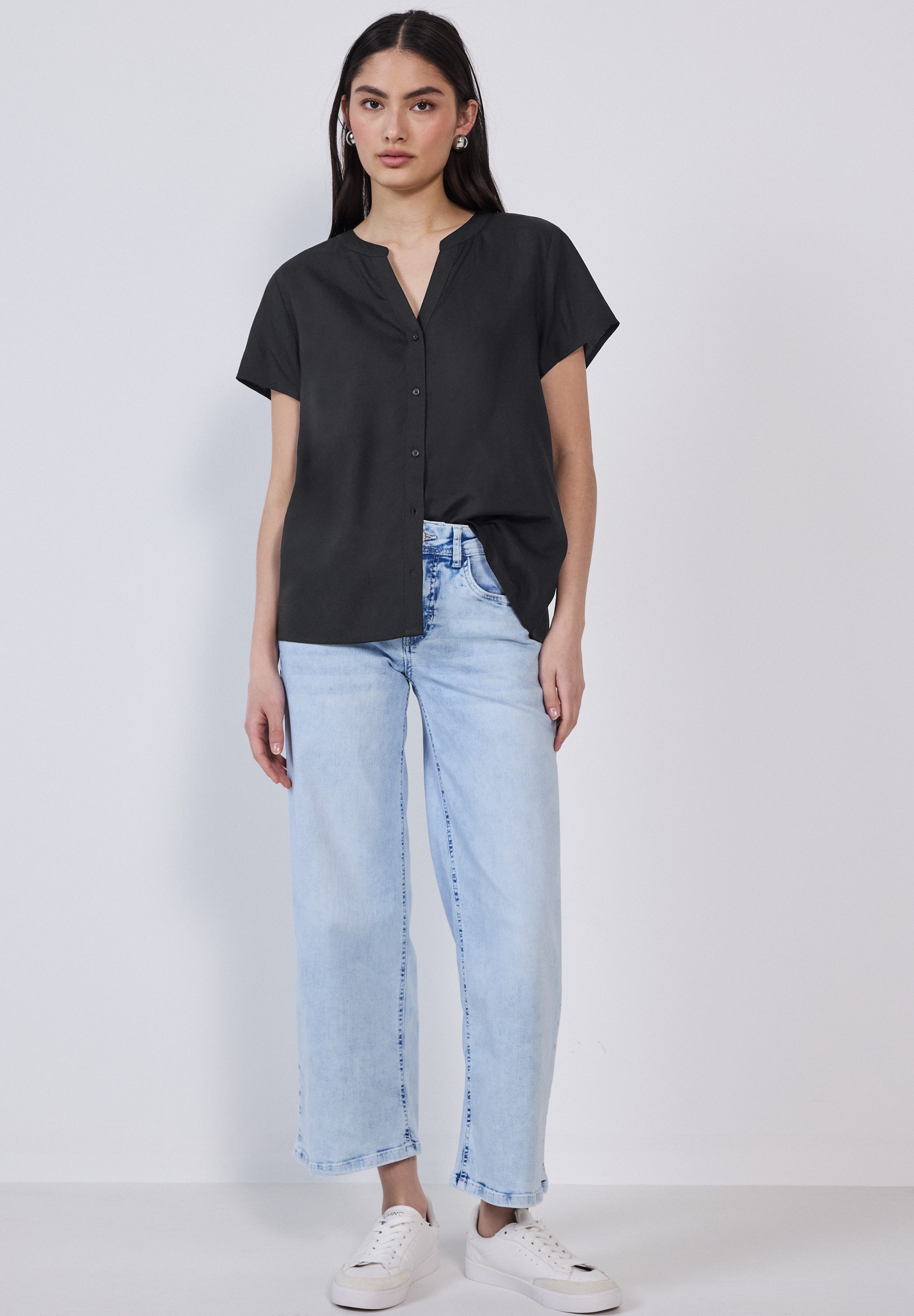 STREET ONE STUDIO Shirtbluse mit geschlitztem Rundhalsausschnitt