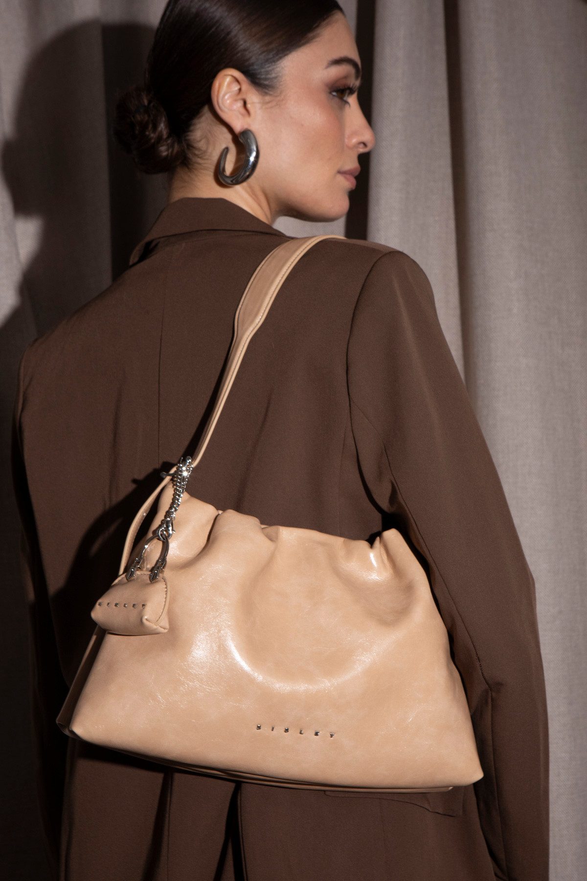 sisley Schultertasche glänzende Damen Tasche groß – Elegante Handtasche mit Mini-Bag (Set, 2-tlg., mit abnehmbare Mini Tasche), Moderne Shoulder Bag in Leder Optik, ideal für jeden Anlass