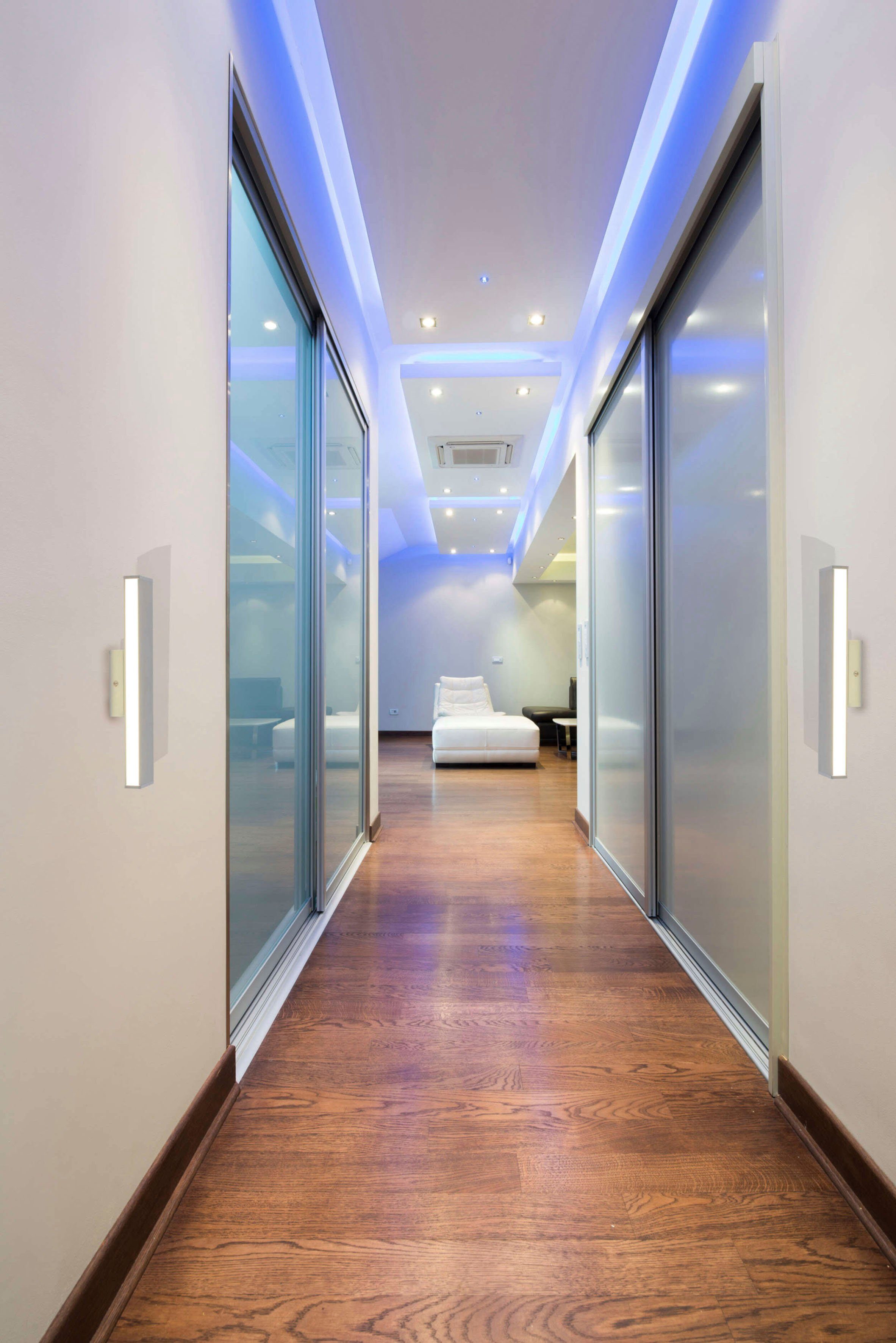näve Wandleuchte Dubai, LED fest integriert, Warmweiß, aus Aluminium und Kunststoff in Silber und Weiß 32 cm lang, LED integ.
