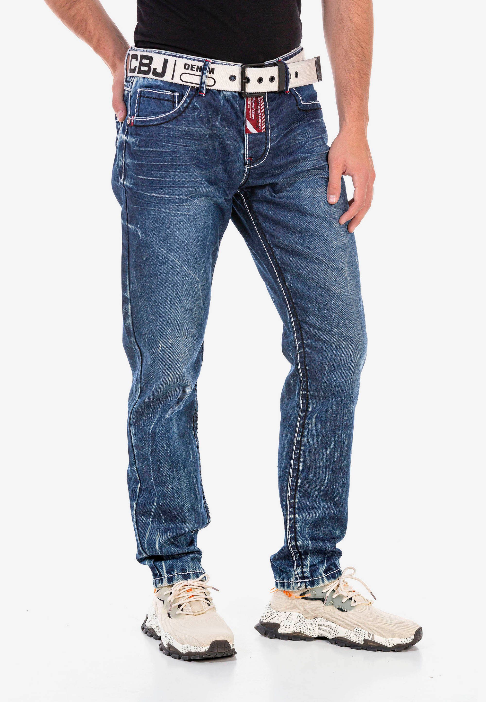 Cipo & Straight-Jeans Waschung mit extravaganter Baxx