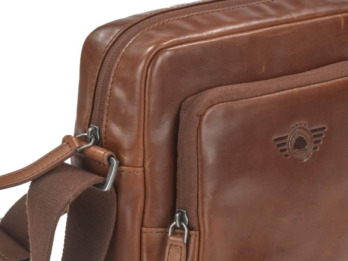 Greenburry Umhängetasche "Waxy Vintage" Schultertasche für Damen und Herren 20x24cm, kompaktes Format mit vielen Fächern und 150cm Schultergurt