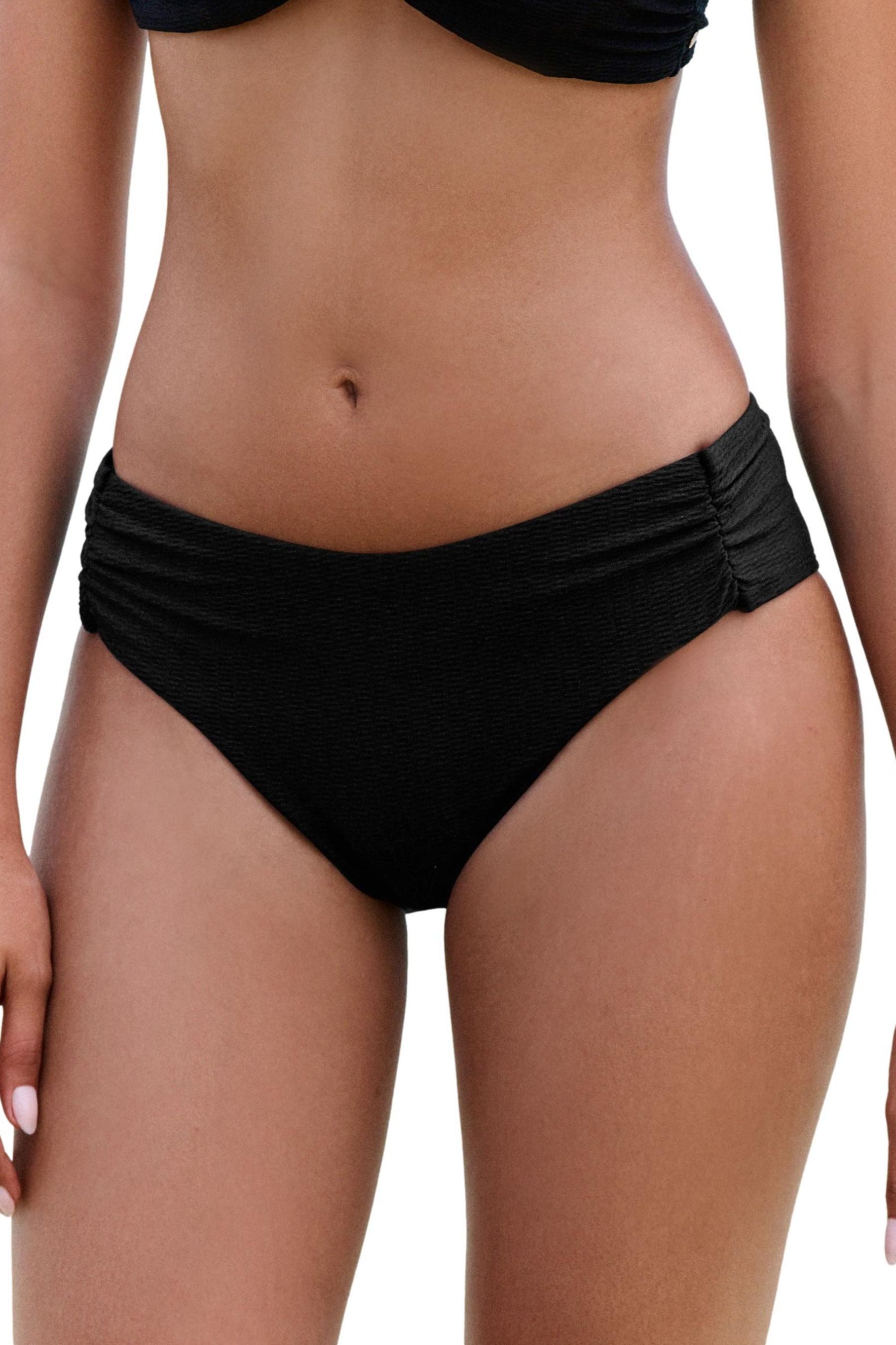 Mint Velvet Bikini-Hose Mint Velvet Bikinihose mit hohem Beinausschnitt (1-St)