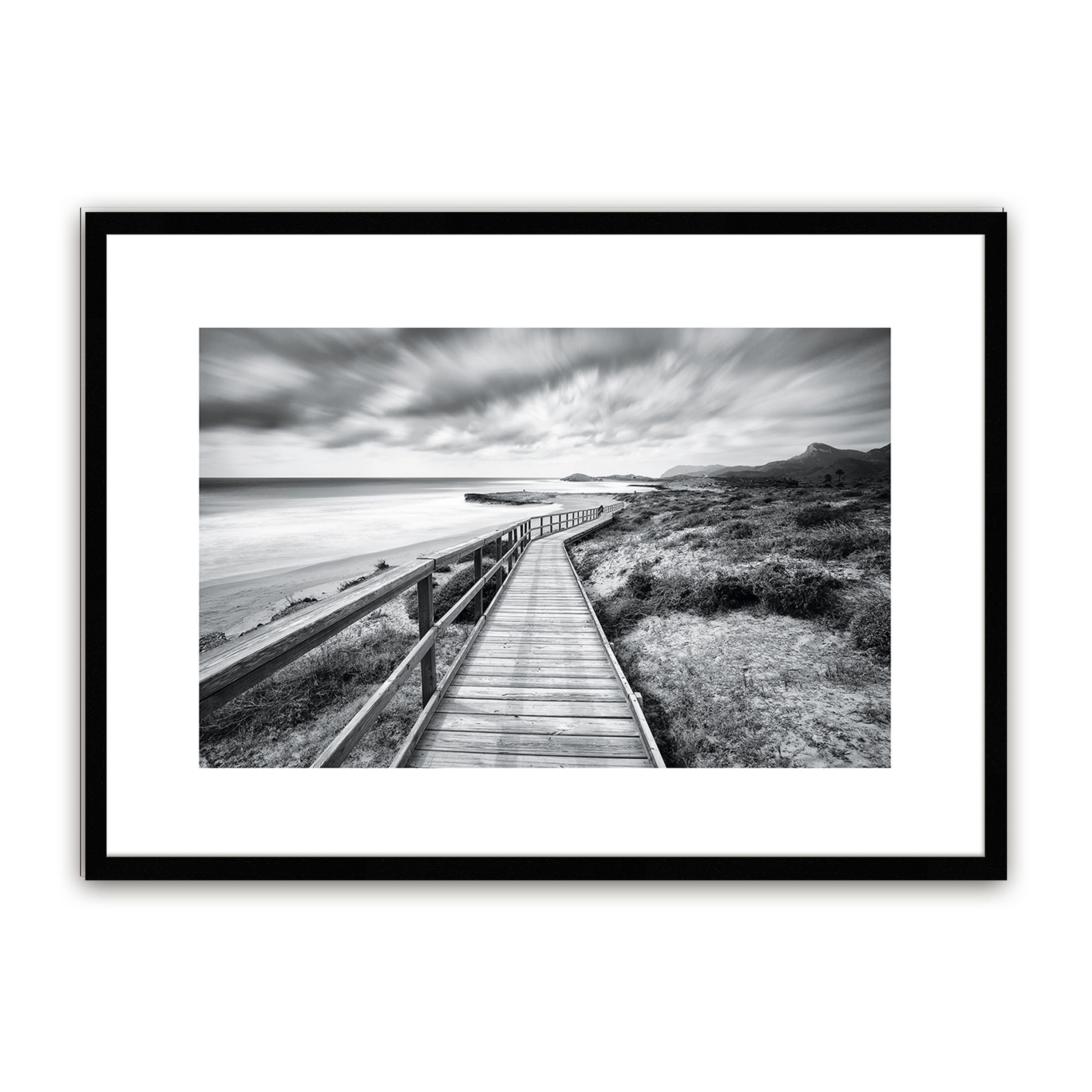 51x71cm / artissimo / Bild Design-Poster Wandbild Bild gerahmt Foto, Holz-Rahmen Rahmen Meer zum mit mit Weg