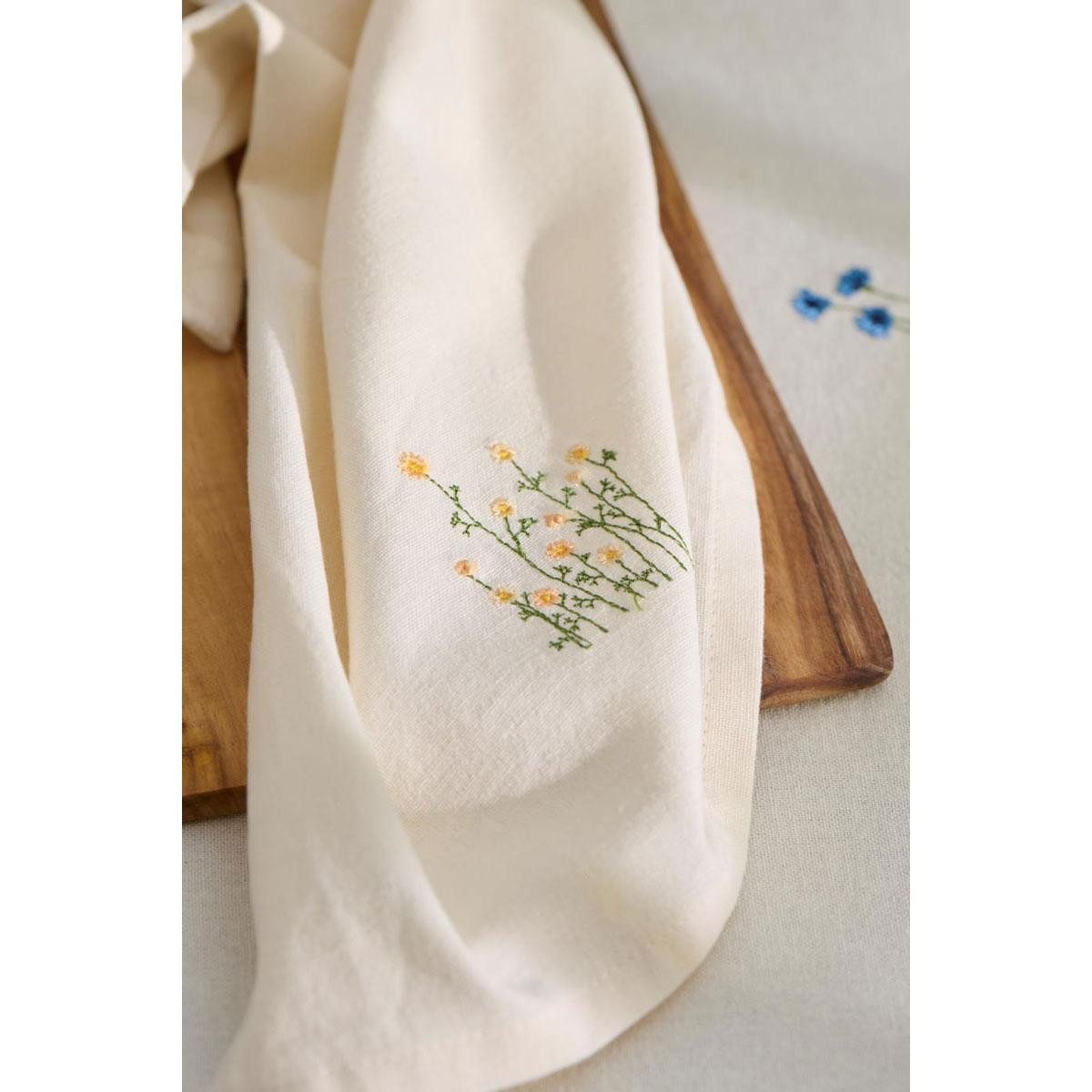 Ib Laursen Geschirrtuch Ib Laursen Geschirrtuch Flora mit gelben Butterblum günstig online kaufen