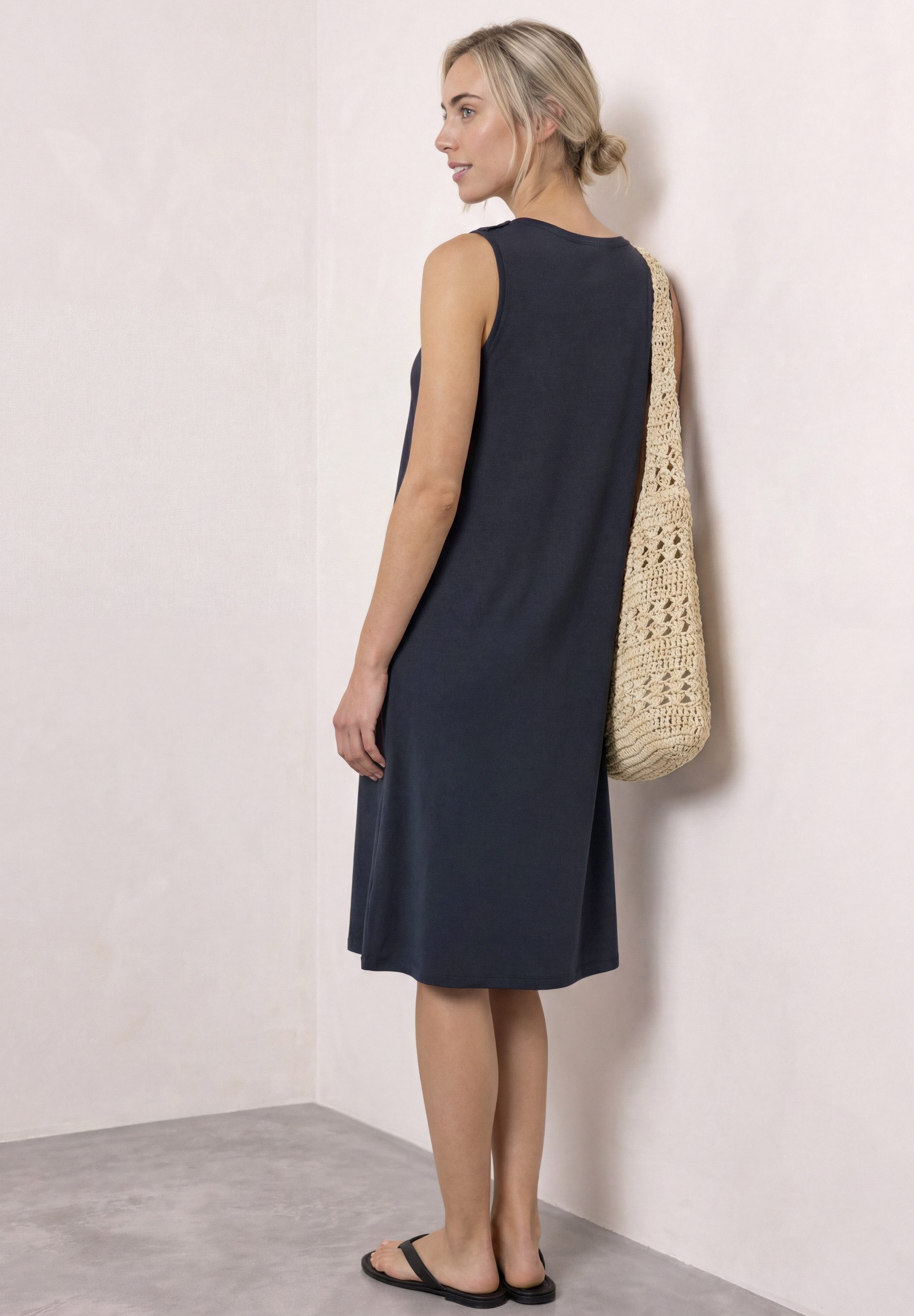 STREET ONE Jerseykleid Ärmelloses Sommerkleid mit Rundhals und Knopfdetail