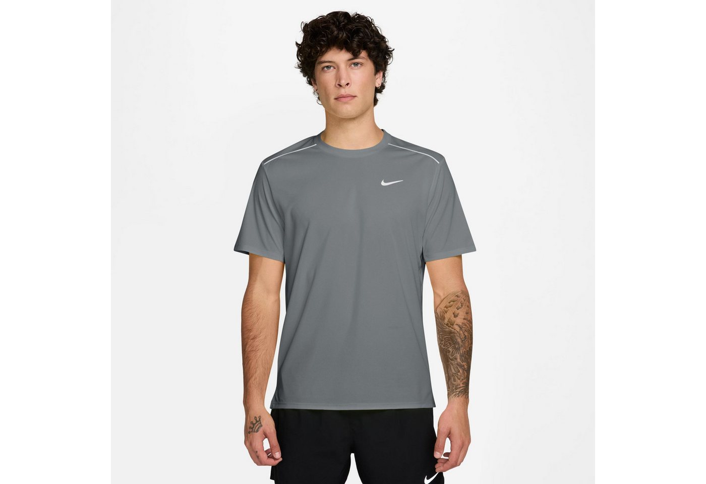Nike Laufshirt M NK DF UV MILER SS mit reflektierenden Details, schnell trocknend, atmungsaktiv