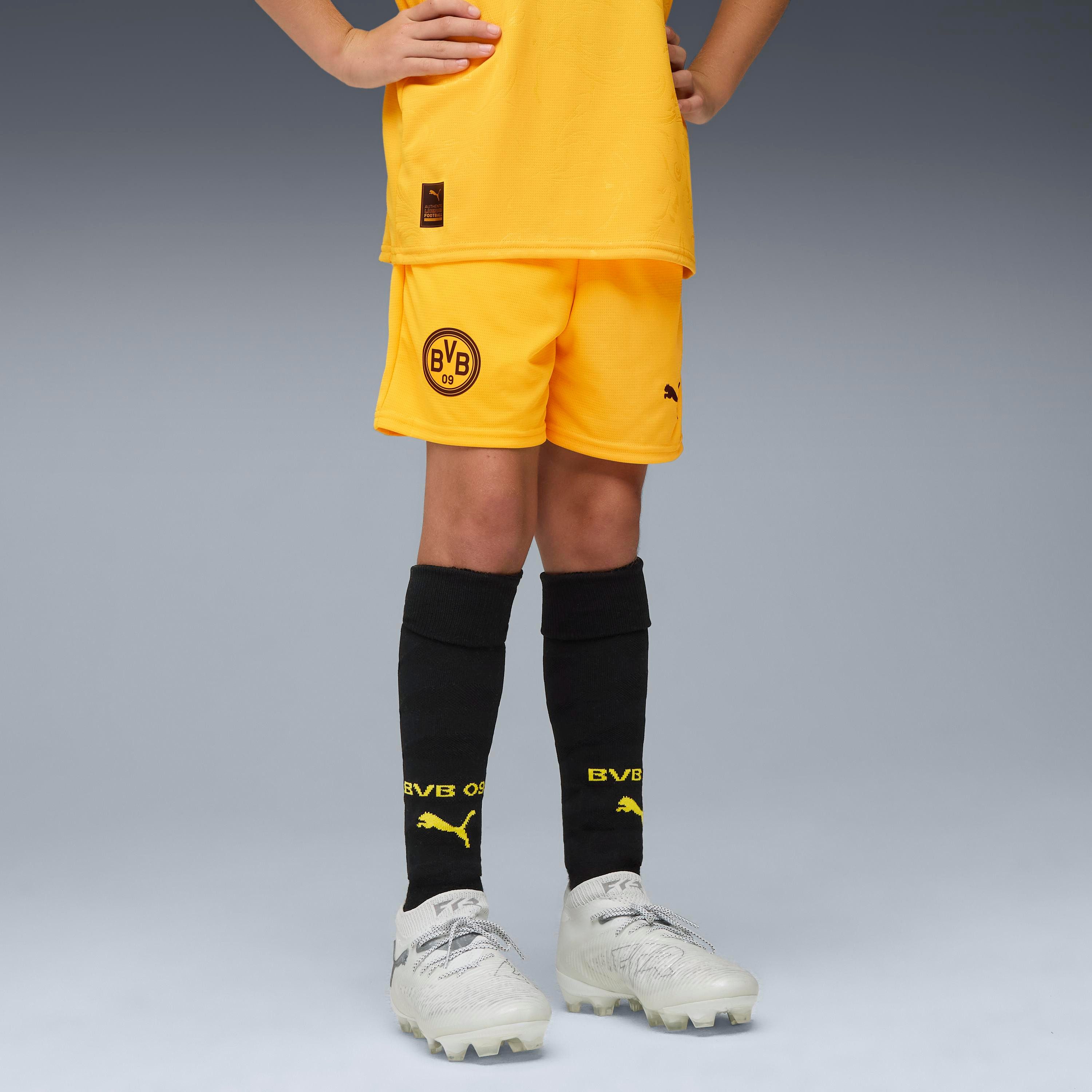 PUMA Trainingsshorts BVB SHORTS REPLICA JR sportlicher Stil, für Fußball und Training, mit DryCELL-Technologie