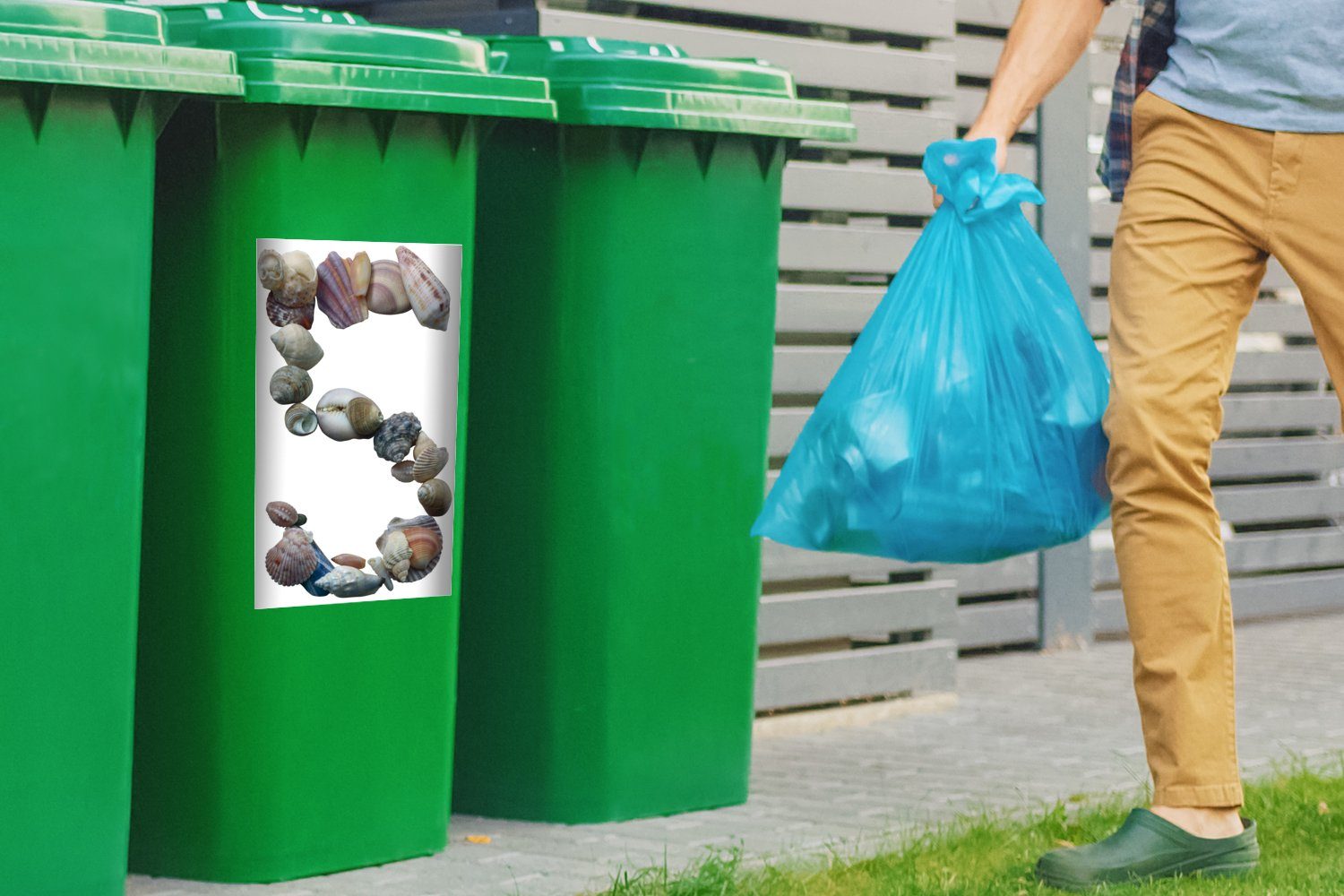 MuchoWow Wandsticker Muscheln als Nummer fünf Mülleimer-aufkleber, Container, Mülltonne, (1 St), Sticker, Abfalbehälter