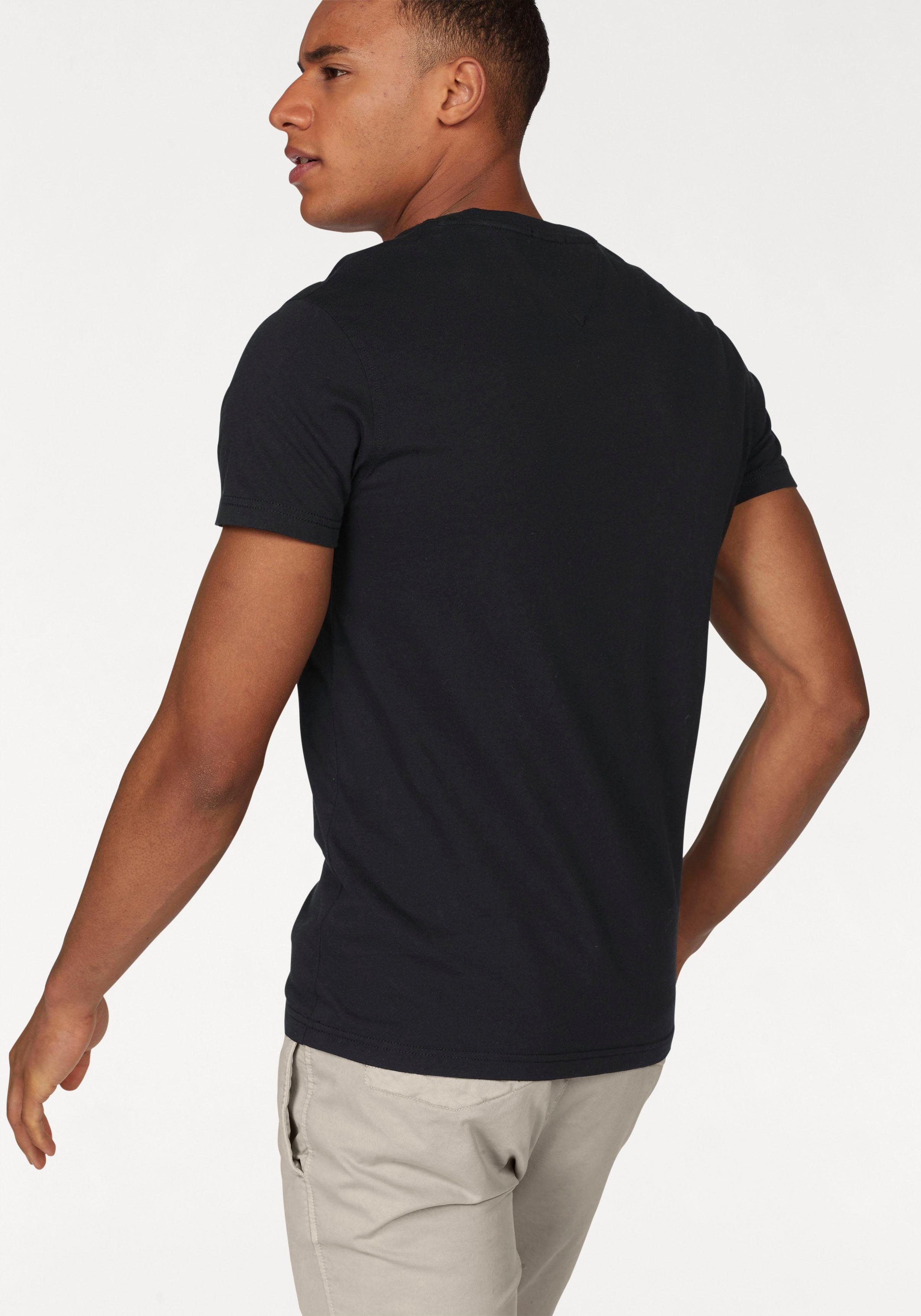 Tommy Jeans T-Shirt TJM ORIGINAL JERSEY V NECK TEE mit V-Ausschnitt und dezenter Logo-Flag