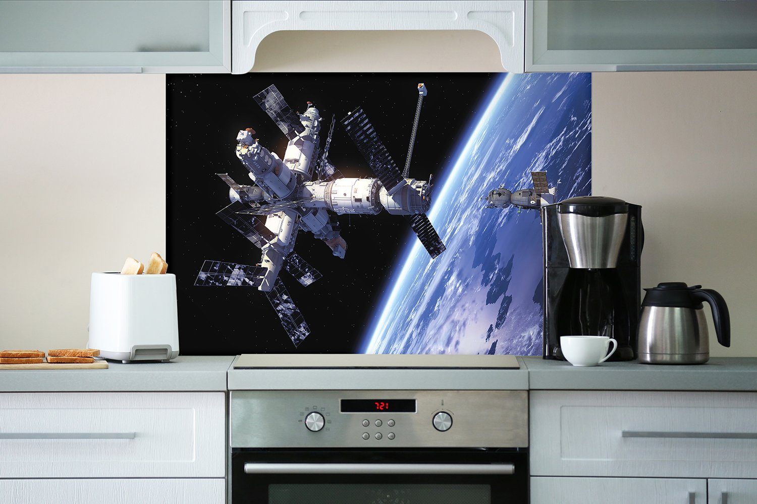 im Raumschiff - (1-tlg) und Wallario Küchenrückwand Raumfahrt Weltall, Raumstation