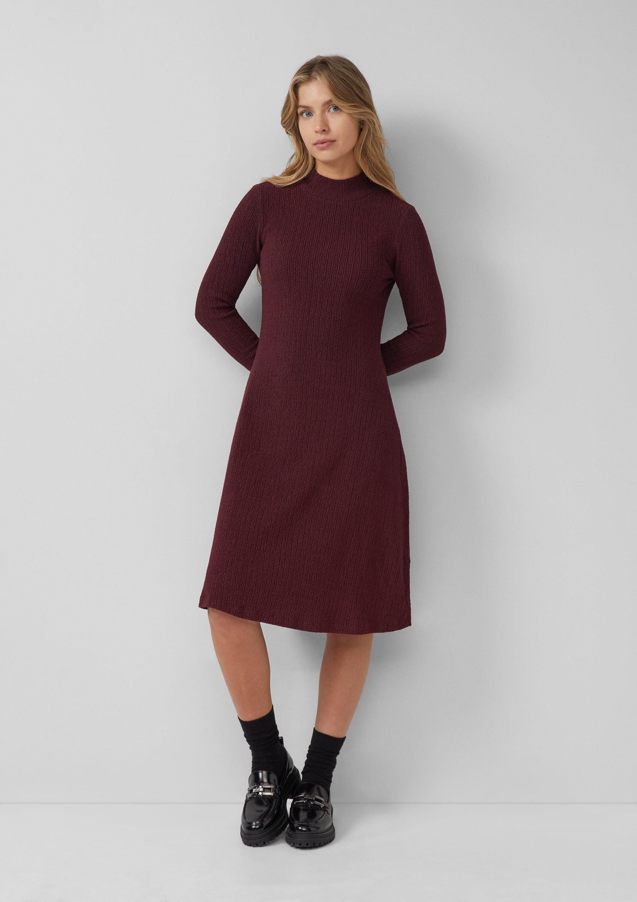 s.Oliver Midikleid Kleid Strukturiertes Jerseykleid mit ausgestelltem Saum