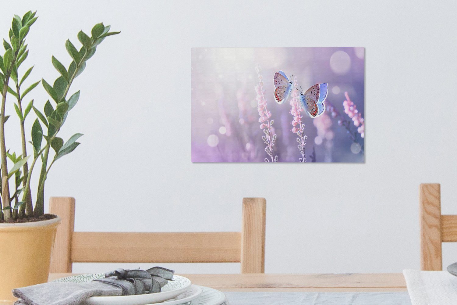 OneMillionCanvasses® Leinwandbild Schmetterling - Wanddeko, Aufhängefertig, 30x20 Wandbild Blumen - Lavendel Lila, - cm (1 Leinwandbilder, St)