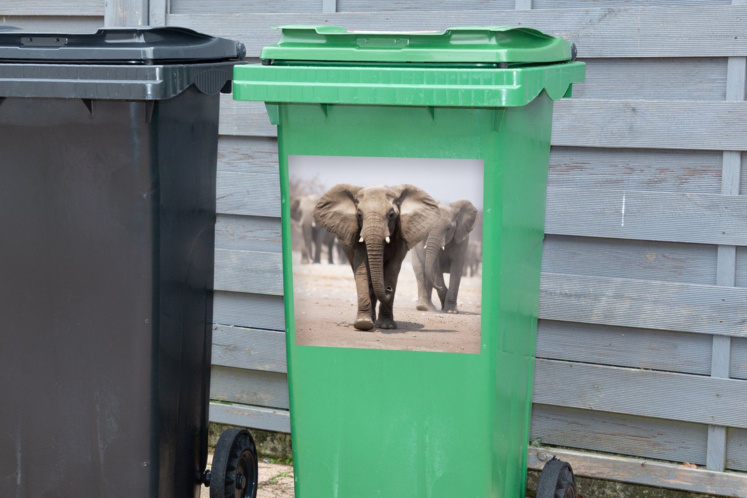 Beine St), MuchoWow Mülleimer-aufkleber, Container, Mülltonne, (1 Elefant - Sticker, Stoff - Wandsticker Abfalbehälter