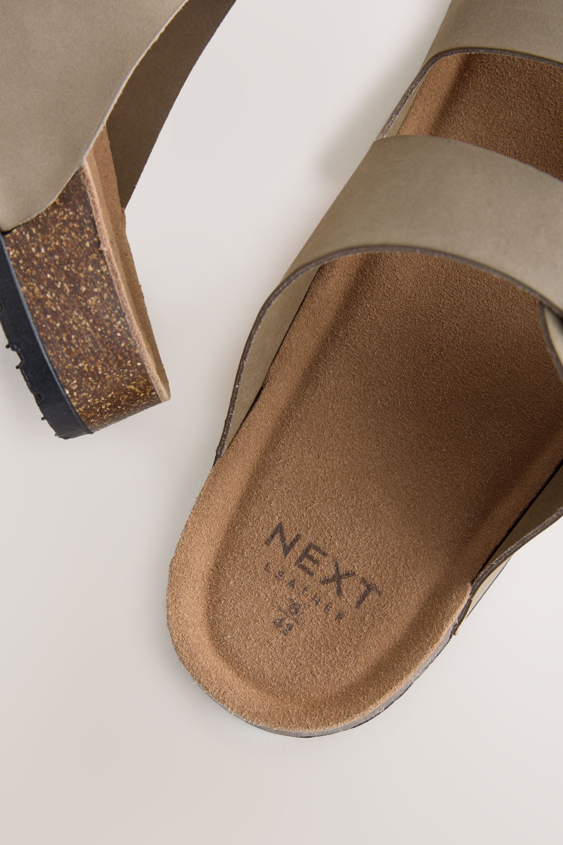 Next Ledersandalen mit zwei Schnallen Pantolette (1-tlg)