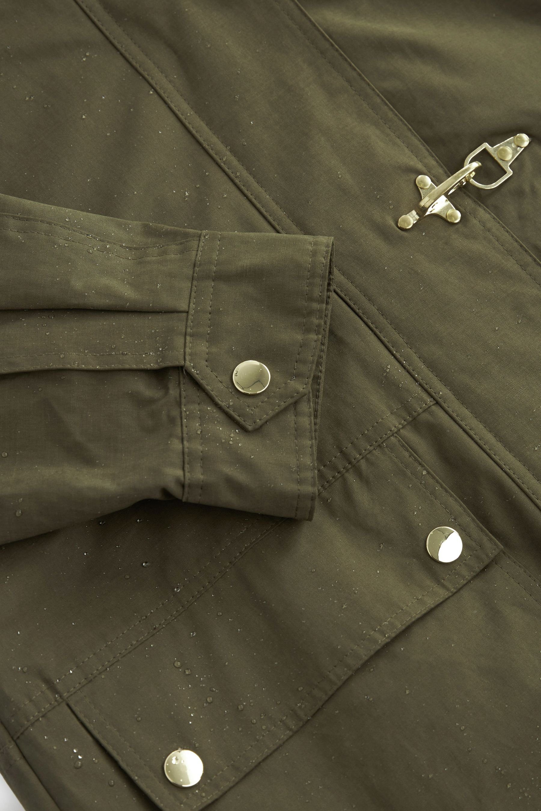 Next Regenjacke Khaki Jacke (1-St) und mit Duffle-Verschluss Green Wachseffekt