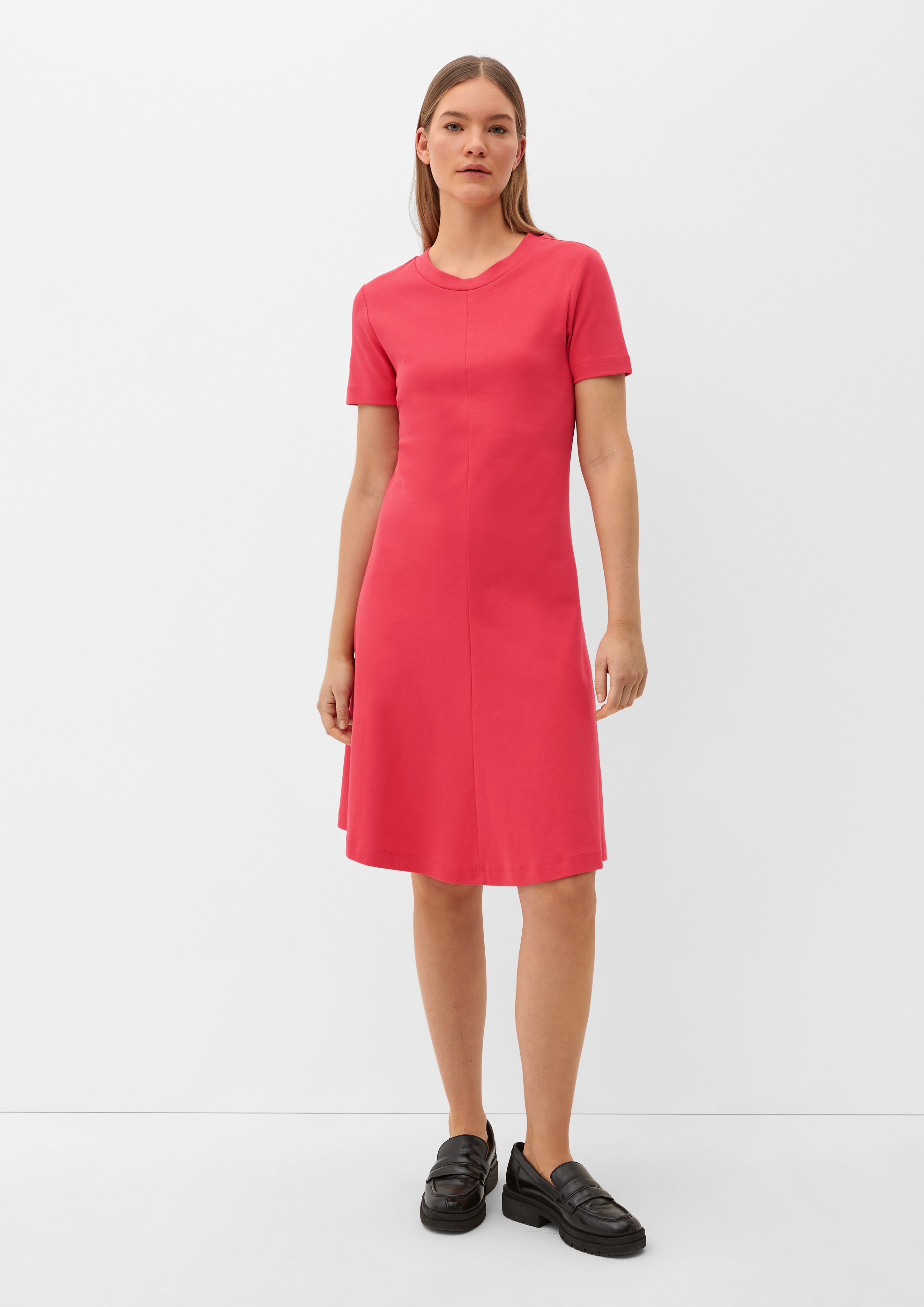 s.Oliver BLACK LABEL Minikleid Kleid aus Jersey Ziernaht, Label-Patch pink
