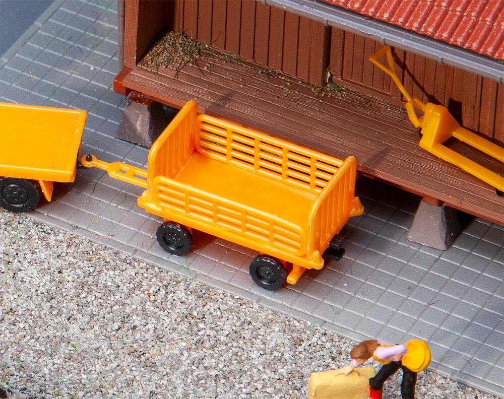 Faller Modellbausatz Faller 180991 Bausatz 2 Bahnsteigwagen, orange