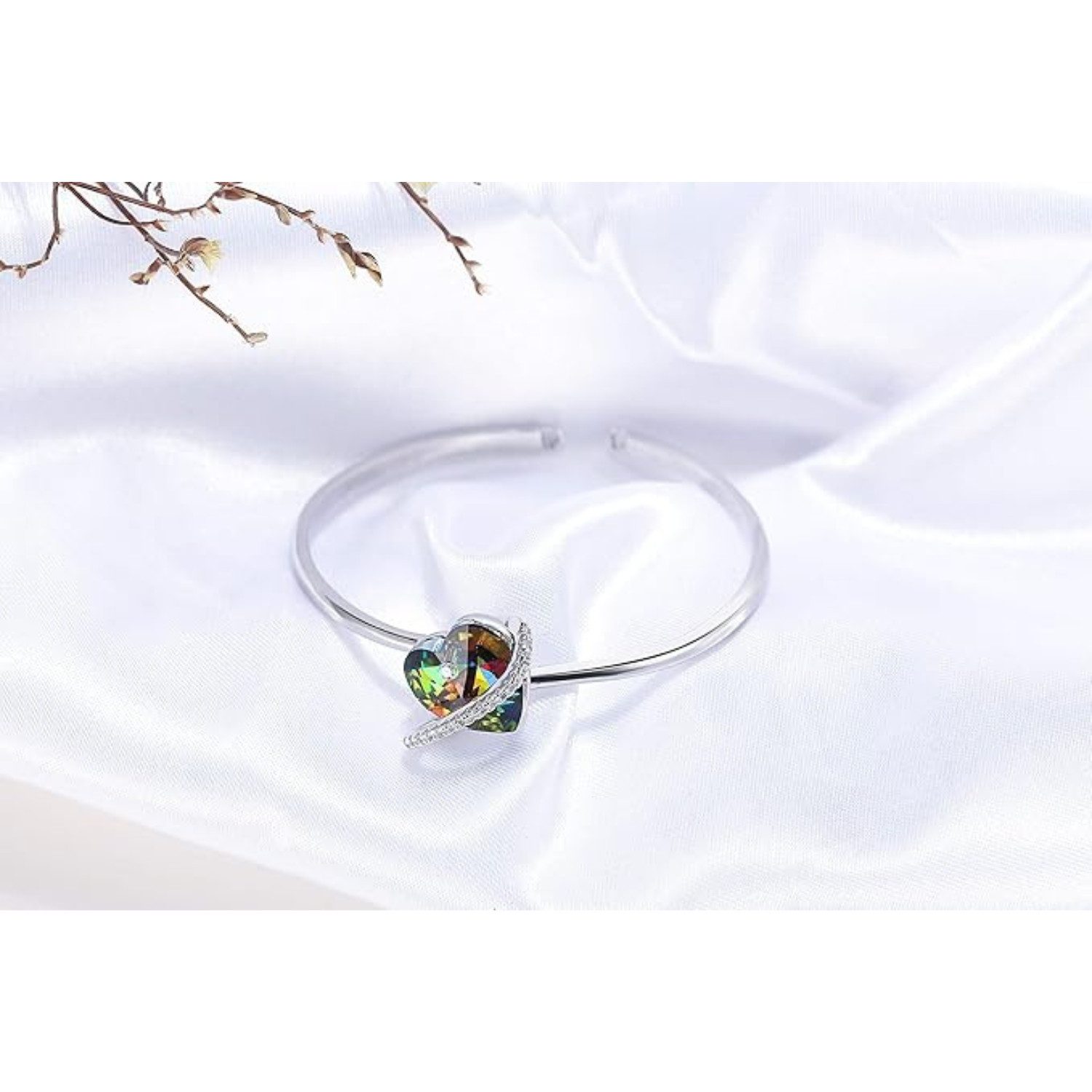 Lisandra Scott Armreif verstellbar mit funkelnden Herz Stein Kristallen - Armband für Damen, Funkelnder Herz-Armreif – verstellbar, edel & ideal als Geschenk
