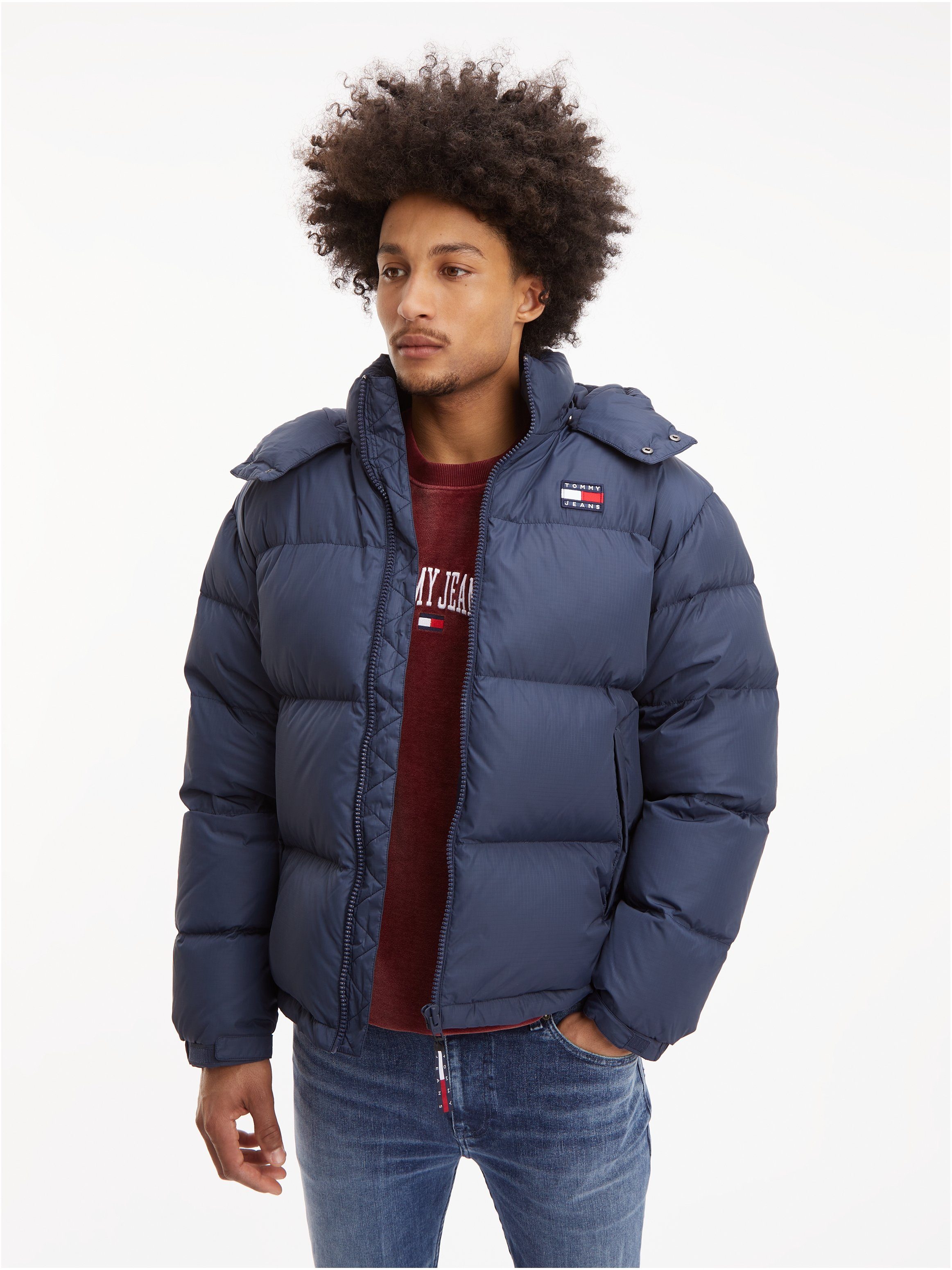 Tommy Jeans Steppjacke TJM ALASKA PUFFER mit Markenlabel