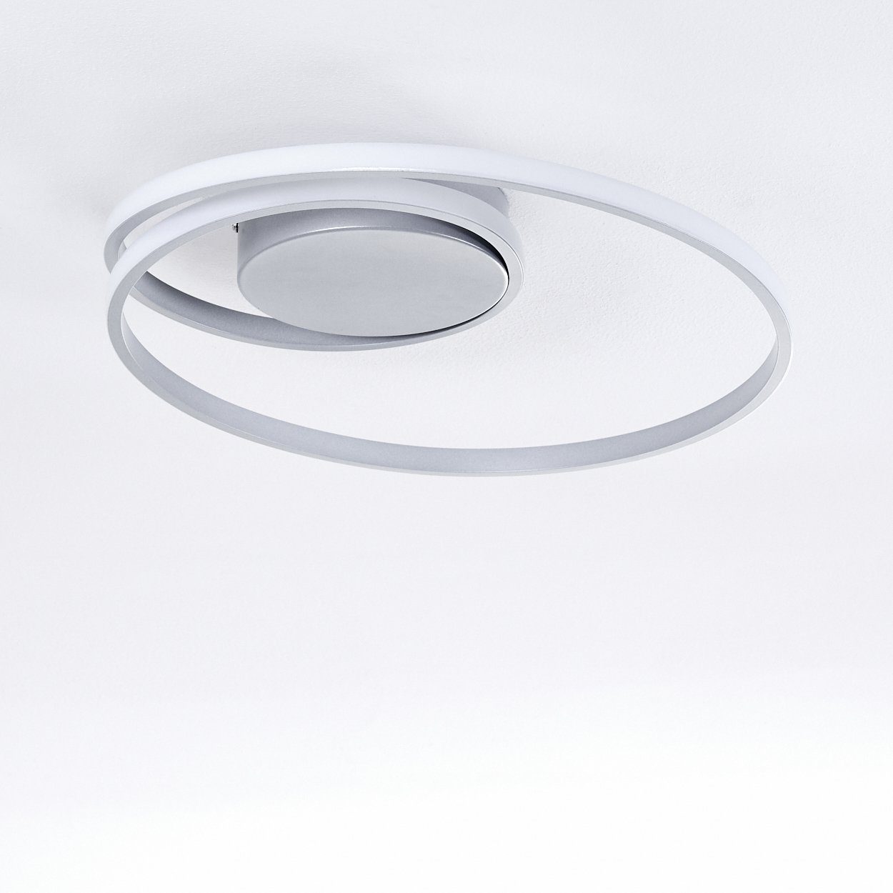 Kelvin, hofstein Lichteffekt mit tollem in Deckenlampe 24 dimmbar Silber/Weiß, 3000 Watt, dimmbare Lichtschalter, »Apagni« über Metall Deckenleuchte aus
