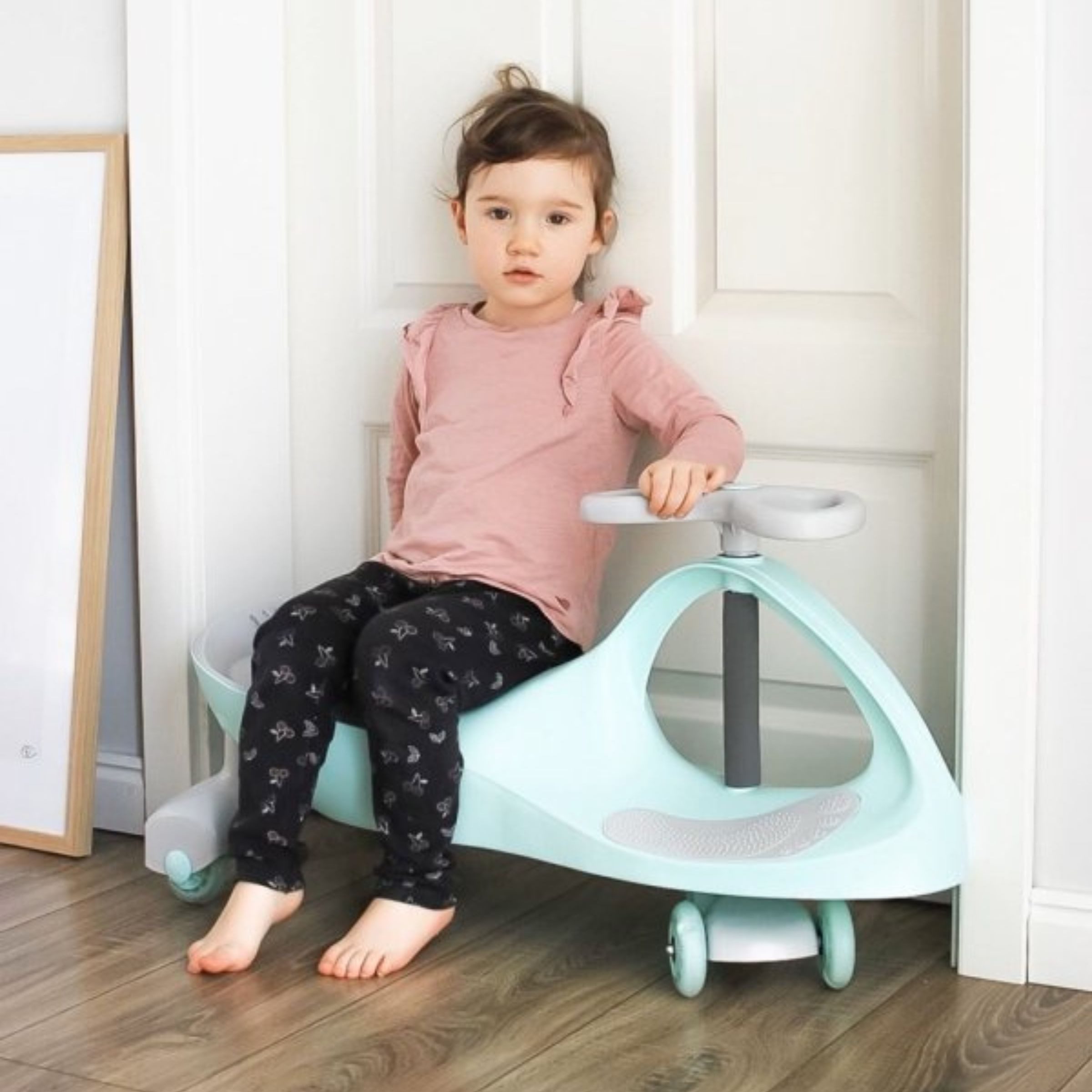 TWISTCAR Pedal Car for Children – Pastelove Mint Green Light-Up Wheels