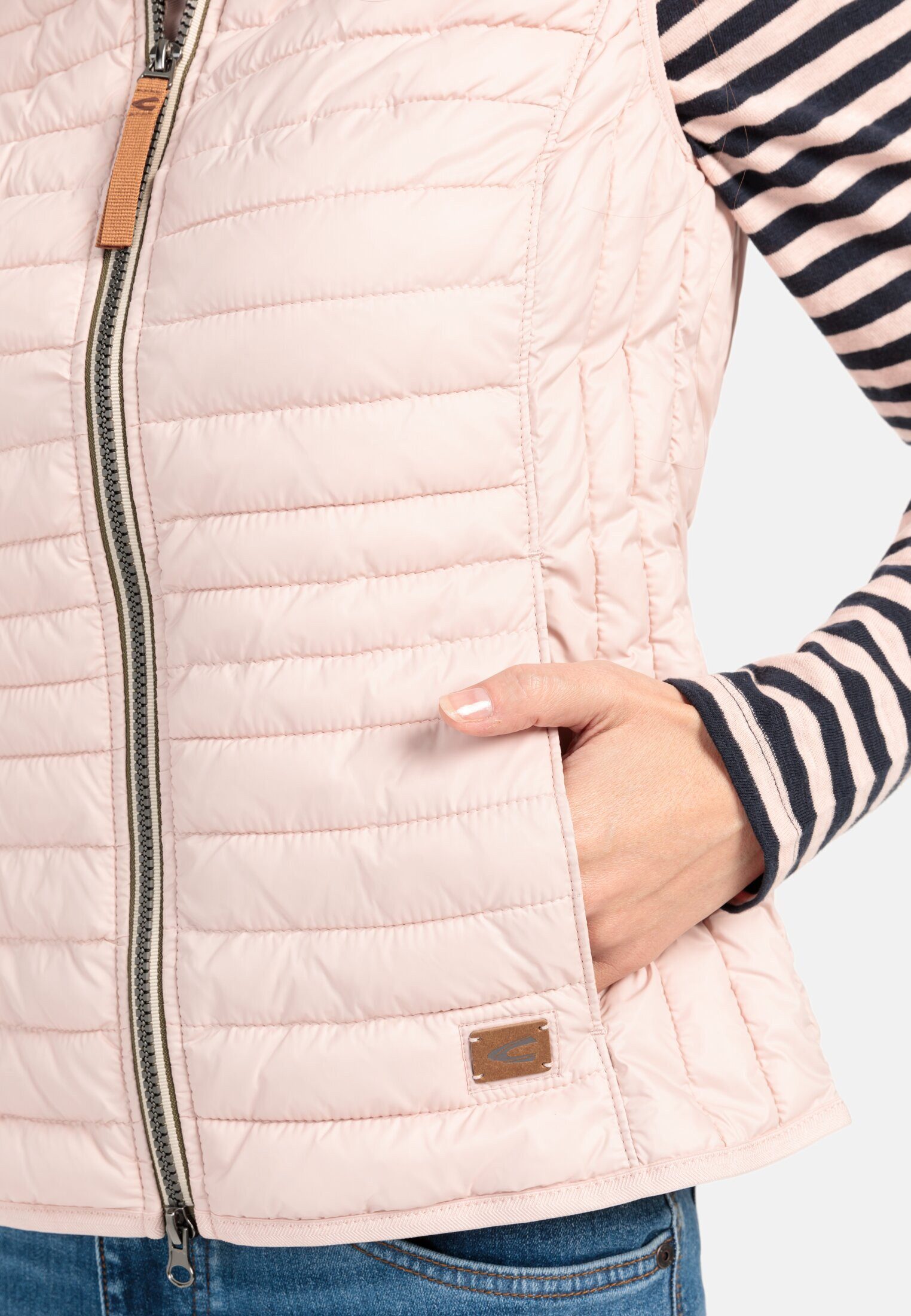 camel active Steppweste aus recyceltem Polyamid ärmellos Stehkragen mit Stehkragen