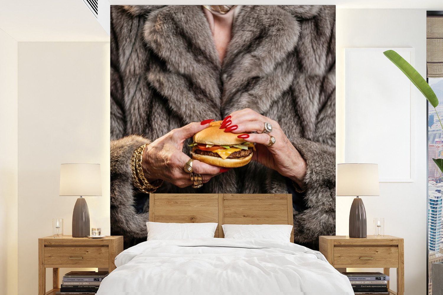 MuchoWow Fototapete Frau - Hamburger - Pelzmantel, Matt, bedruckt, Wallpaper für Wohnzimmer, Schlafzimmer, Vinyl Tapete, 165x220 cm