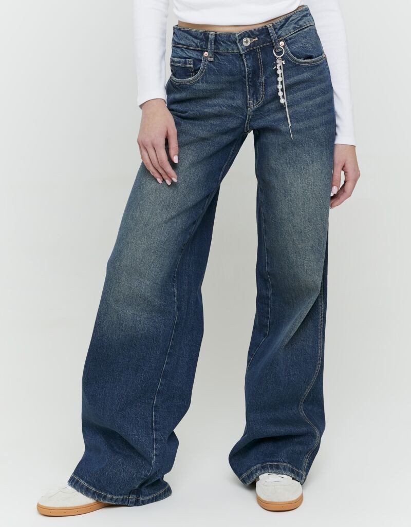 Tally Weijl Low-rise-Jeans SPADEPALLAS Baumwollmischung, Low-Waist mit geradem Beinverlauf und Strass-Anhänge