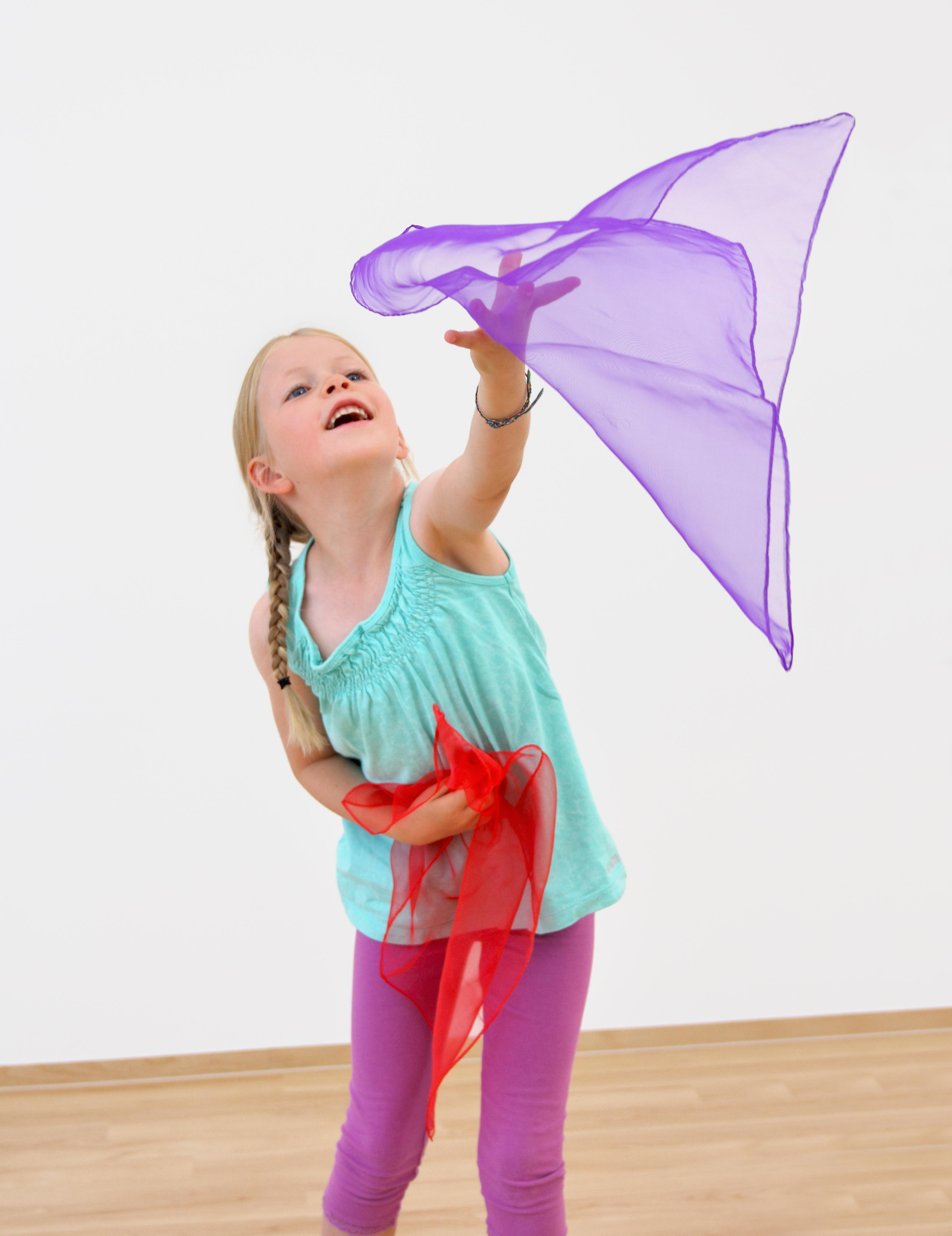 Betzold Lernspielzeug Chiffon-Tücher in 10 Farben, 10 Stück günstig online kaufen