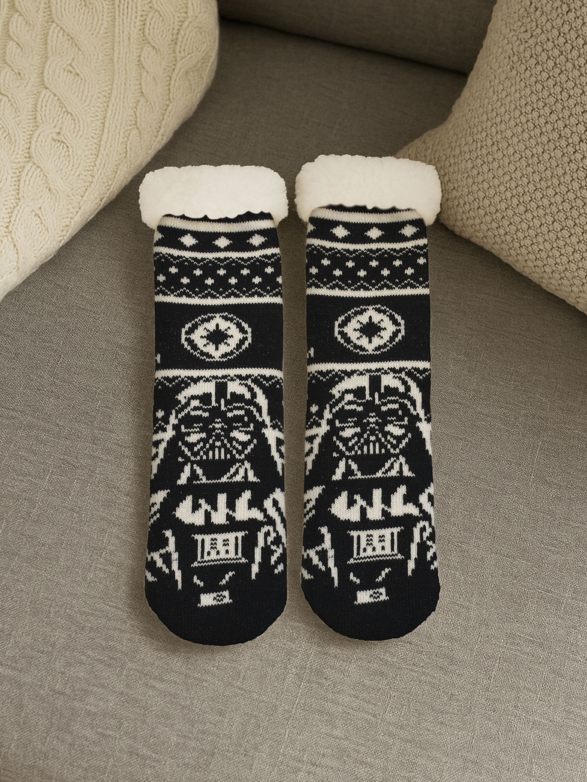 United Labels® Socken Star Wars Darth Vader Hüttensocken Haussocken Kuschelsocken Socken – Bild 3 von 5