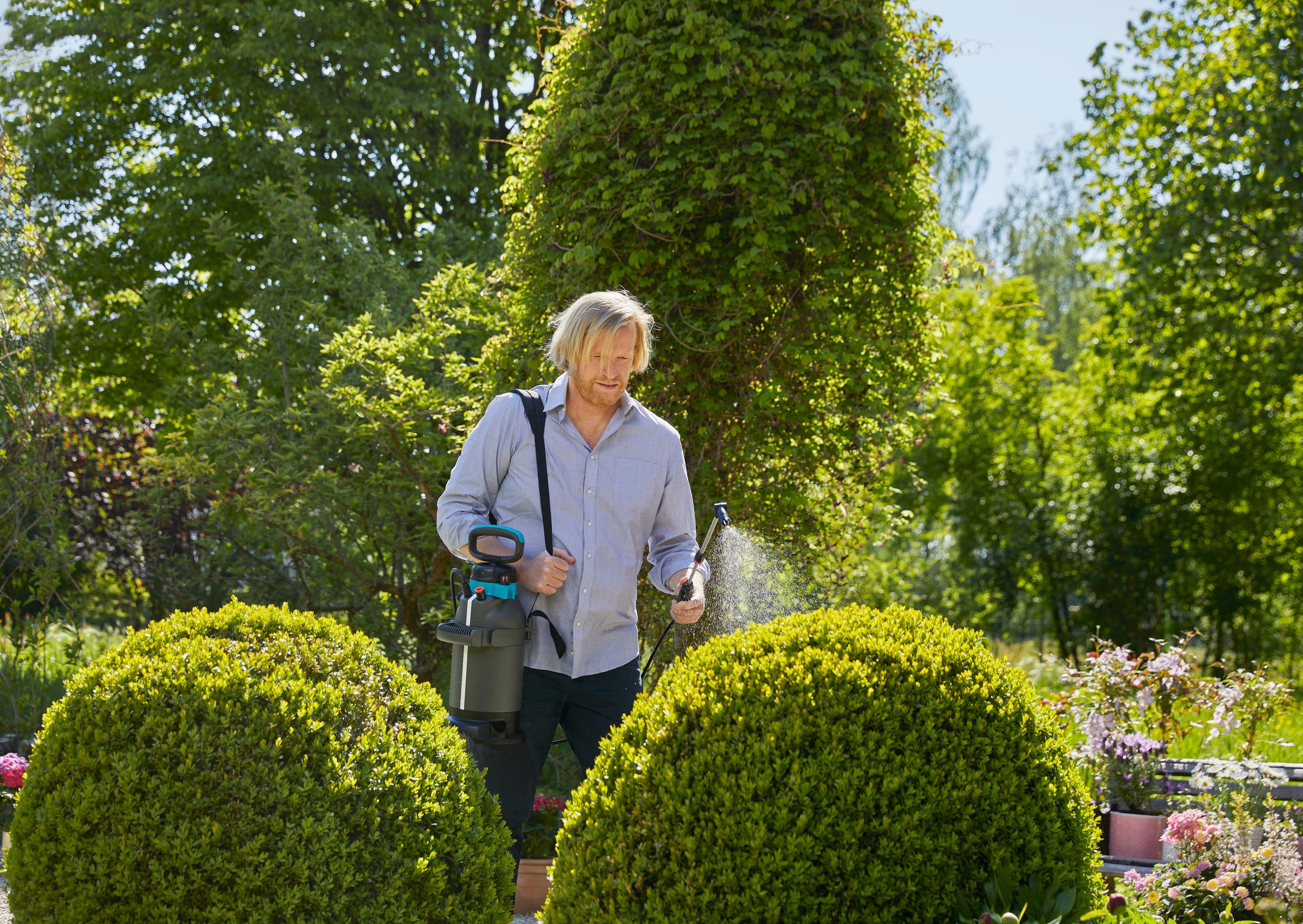 GARDENA Drucksprühgerät EasyPump, Der akkubetriebene Drucksprüher für die komfortable Pflanzenpflege