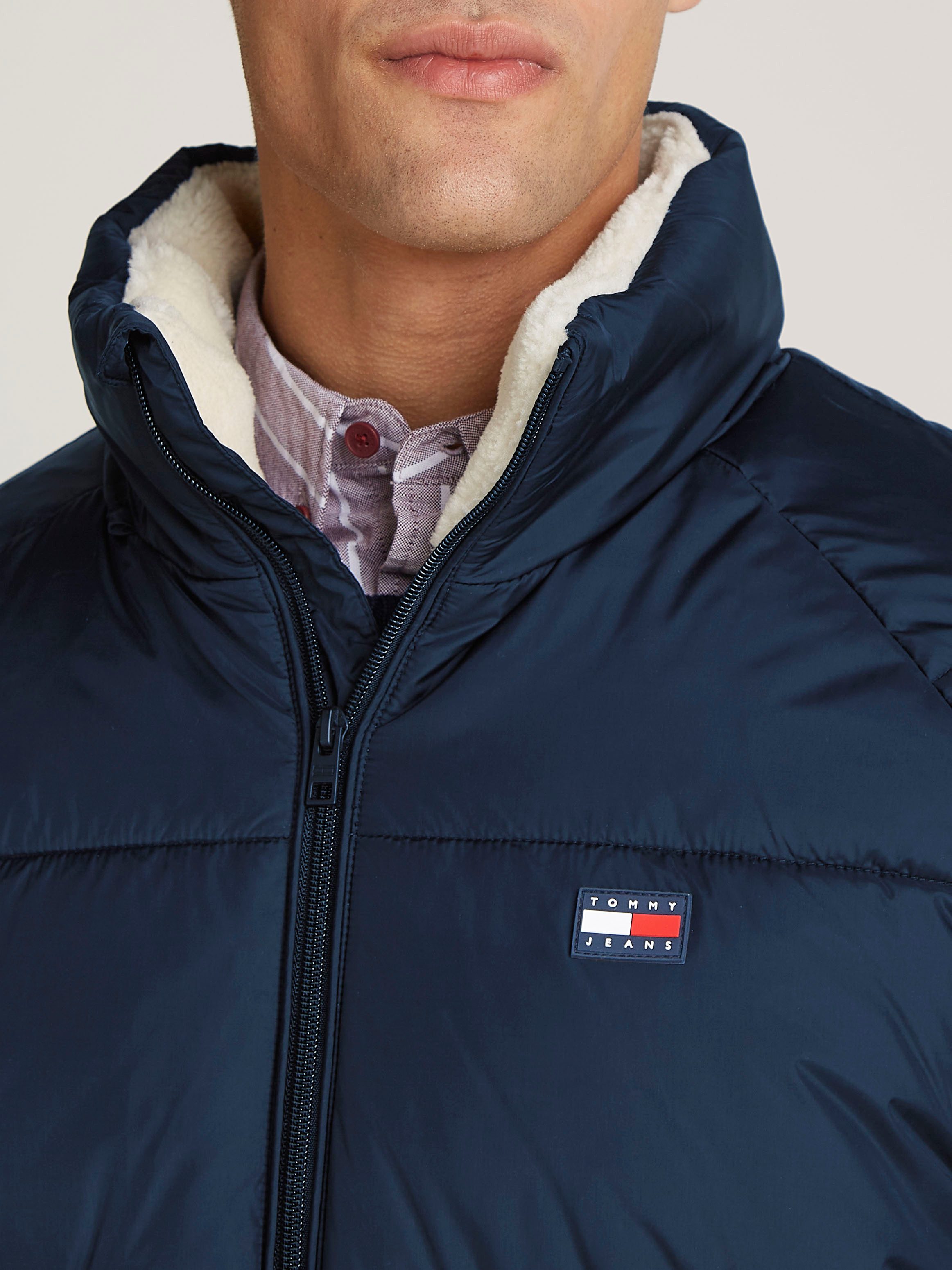 Tommy Jeans Steppjacke TJM POLY PUFFER EXT Winterjacke mit Stehkragen, gefüttertes Teddy, Innentaschen