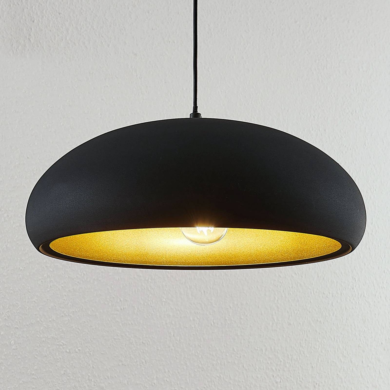 Lindby Pendellampe Gerwina, schwarz/gold, Metall, 40 cm, E27 günstig online kaufen