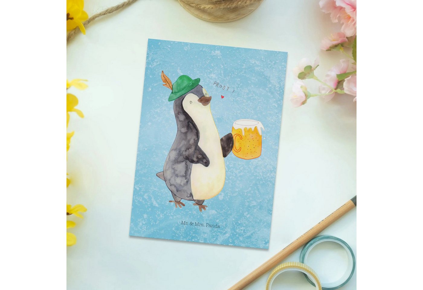 Thumbnail - Mr. & Mrs. Panda Postkarte Pinguin Bier - Eisblau - Geschenk, Ansichtskarte, oktoberfest 2023, K, Hochglanzveredelt