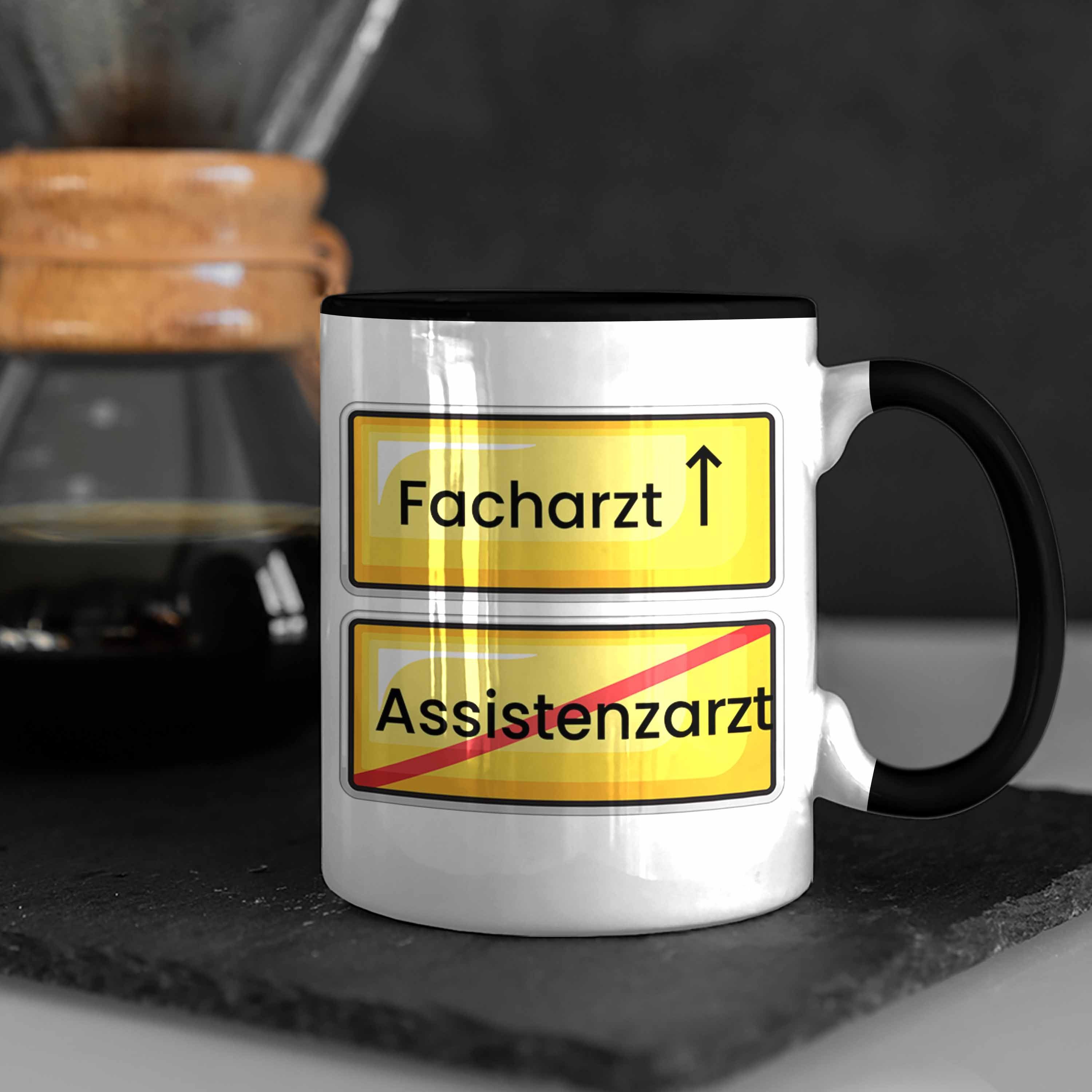 Trendation Tasse Endlich Facharzt Tasse Bestanden Prüfung Assistenzarzt Kaffee Schwarz Geschenk