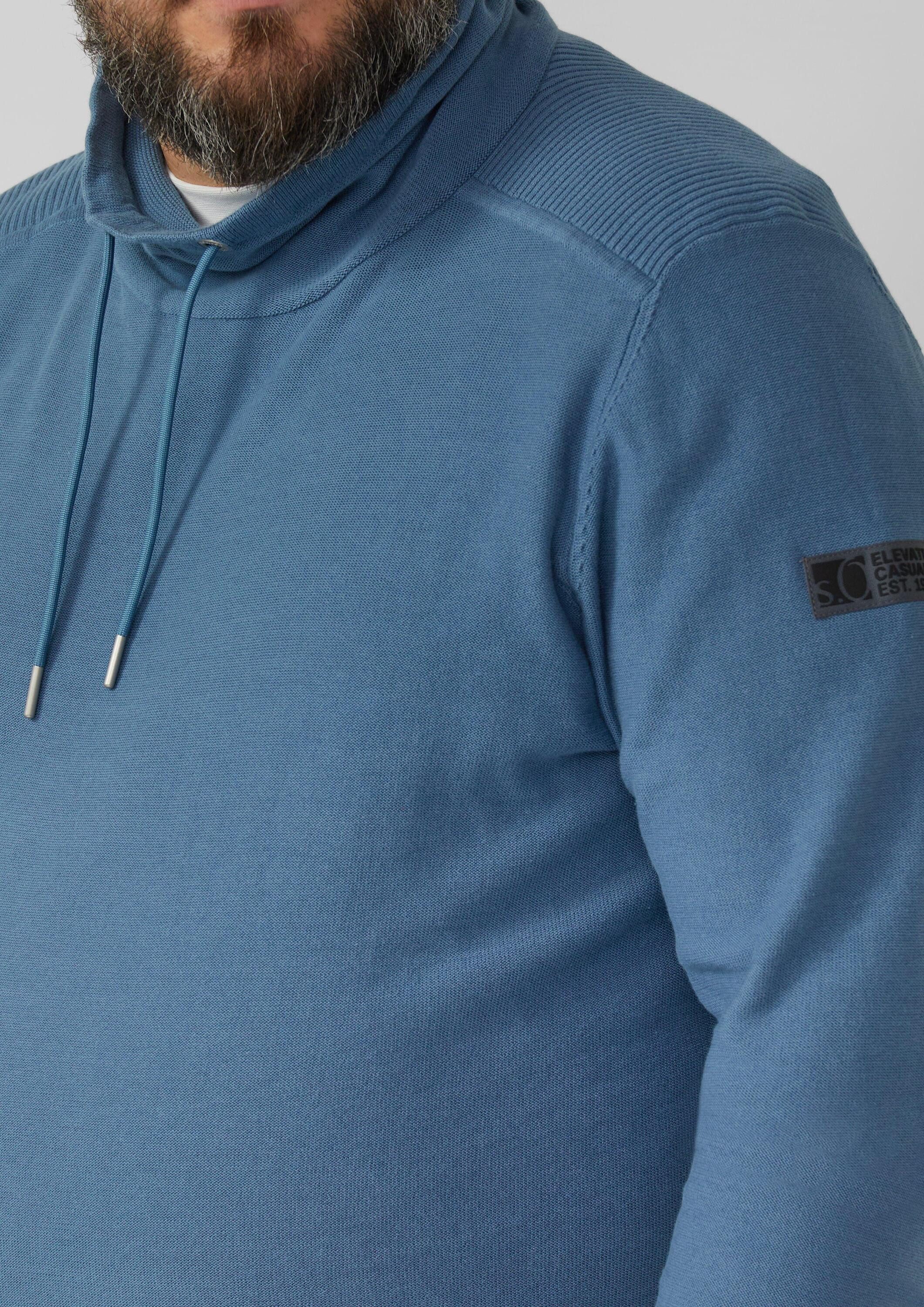 s.Oliver Longpullover Strickpullover Leichter Pullover mit Snood-Kragen und Logo-Detail