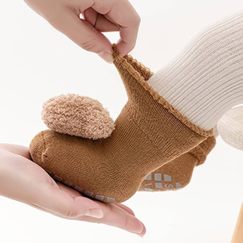 Neugeborenen-Geschenkset mit Plüschbären-Design mit Baby-Wintersocken niedlichem Braun Plüschbären-Design Hell Elegant Rutschfeste niedlichem Passion