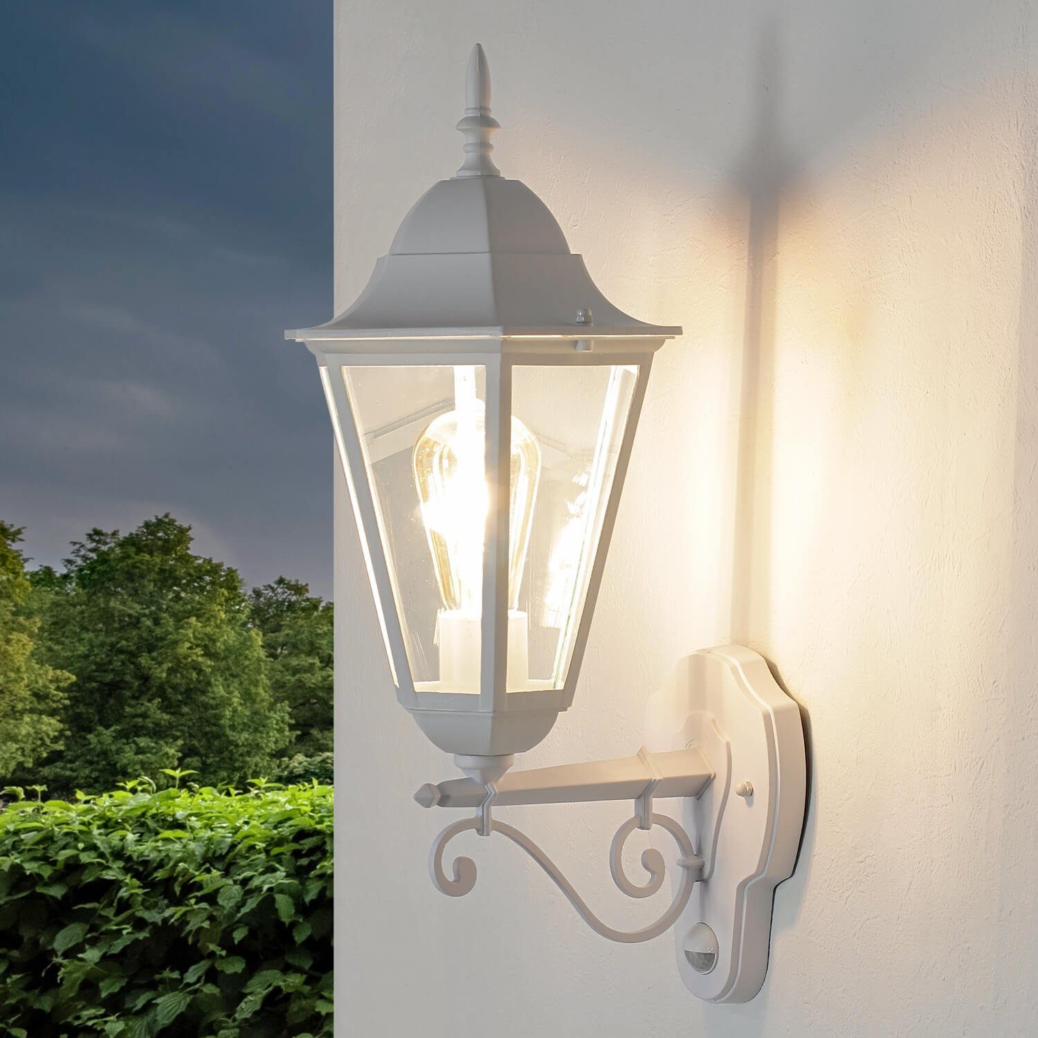 Licht-Erlebnisse Außen-Wandleuchte »BRISTOL«, Außenleuchte mit  Bewegungsmelder IP44 Weiß Rustikal Gartenlampe